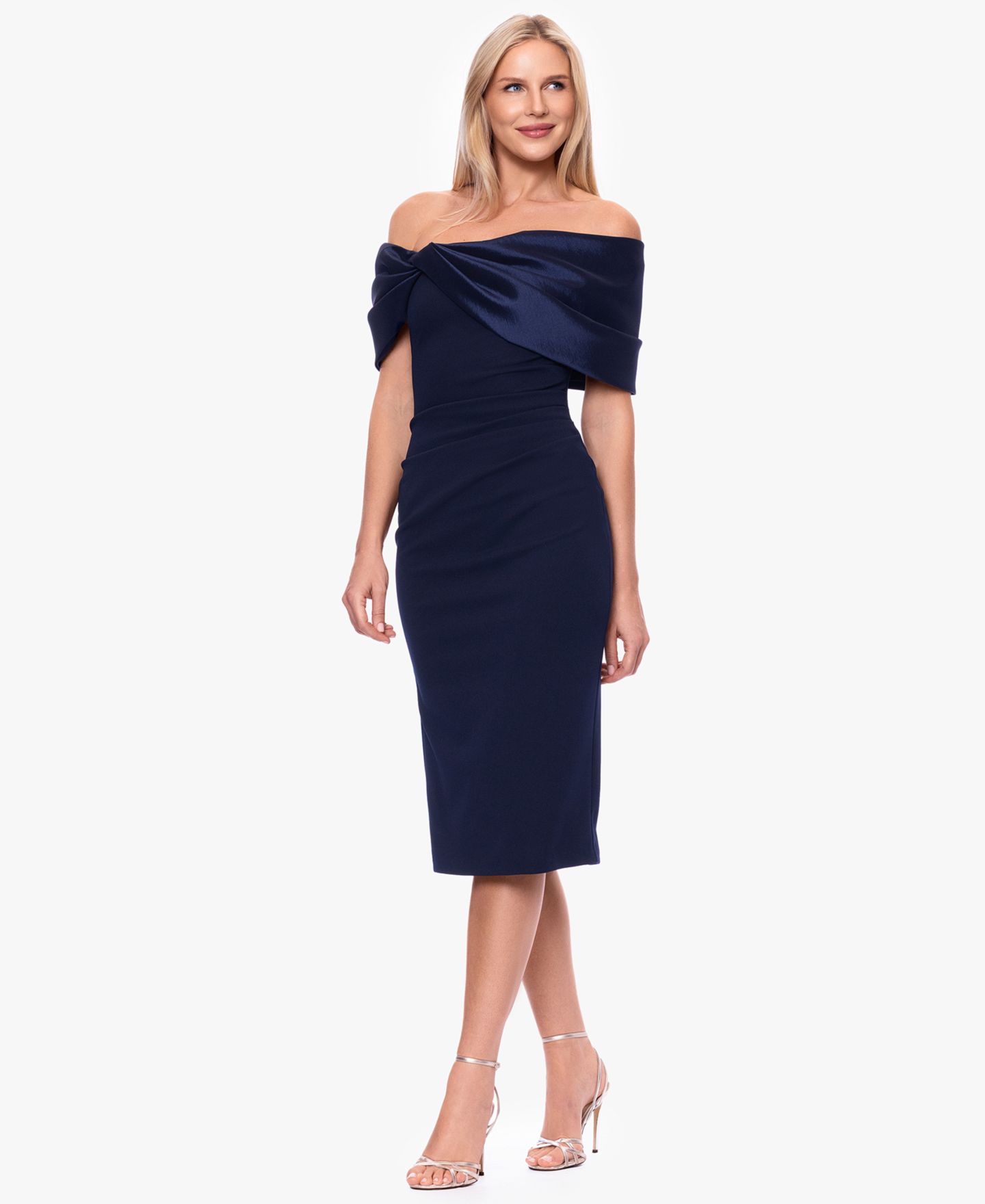 Женское платье Betsy & Adam Plus Size Off-the-Shoulder Midi Sheath Satin, цвет: Тёмно-синий — фото 2
