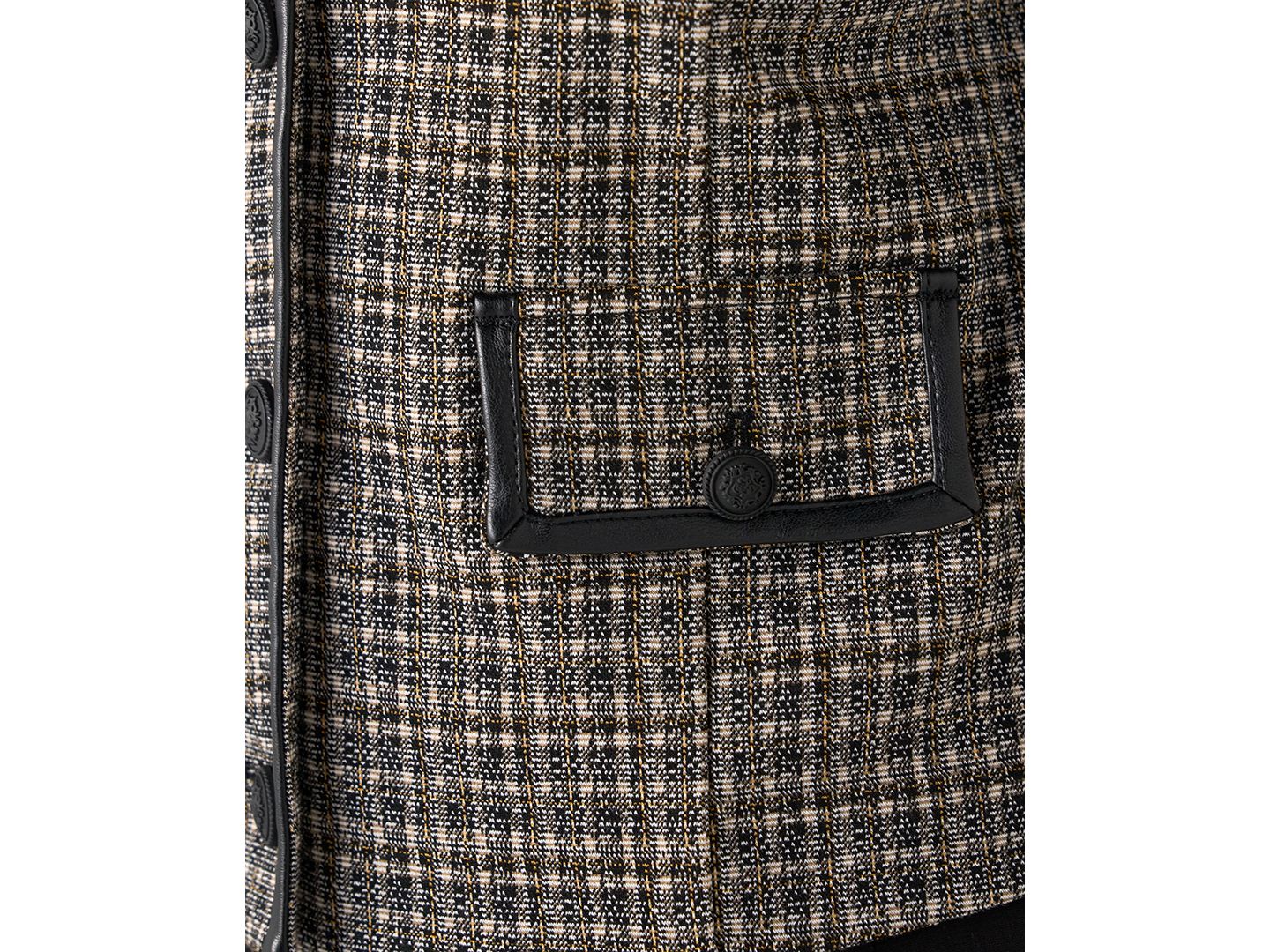 Женский пиджак Liverpool Los Angeles Petite Cropped Collarless Plaid Blazer, цвет: Чёрный / Рыжевато-коричневый клетчатый — фото 3