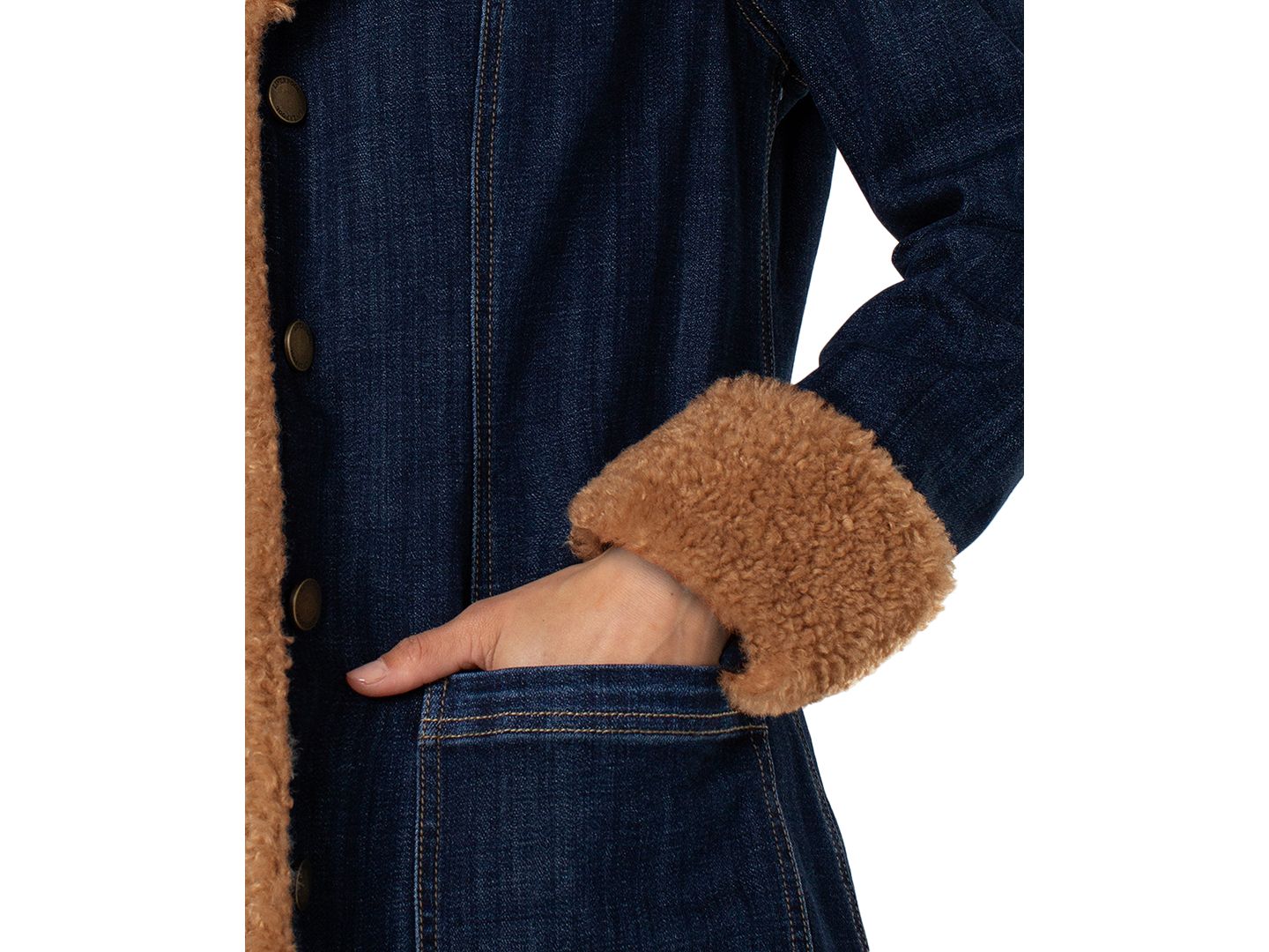 Женская куртка Liverpool Los Angeles Petite Sherpa Notch-Collar Denim Jacket, цвет: Cinder Bloom — фото 2