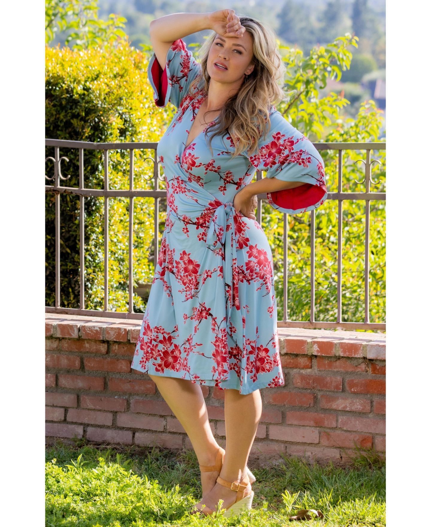 Женское платье Kiyonna Plus Size Gemini Wrap Dress with Contrast Lined Sleeves, цвет: С принтом — фото 6