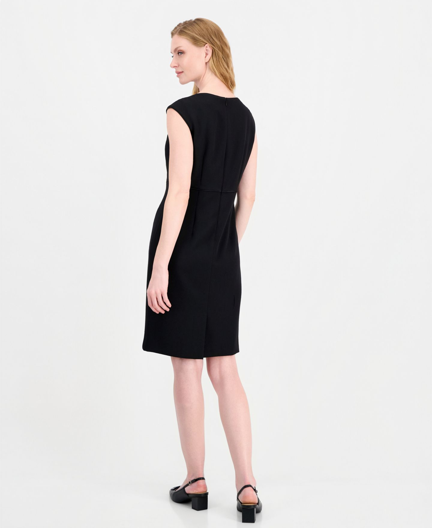 Женское платье Kasper Sleeveless Crepe Satin Piping Sheath, цвет: Чёрный — фото 2