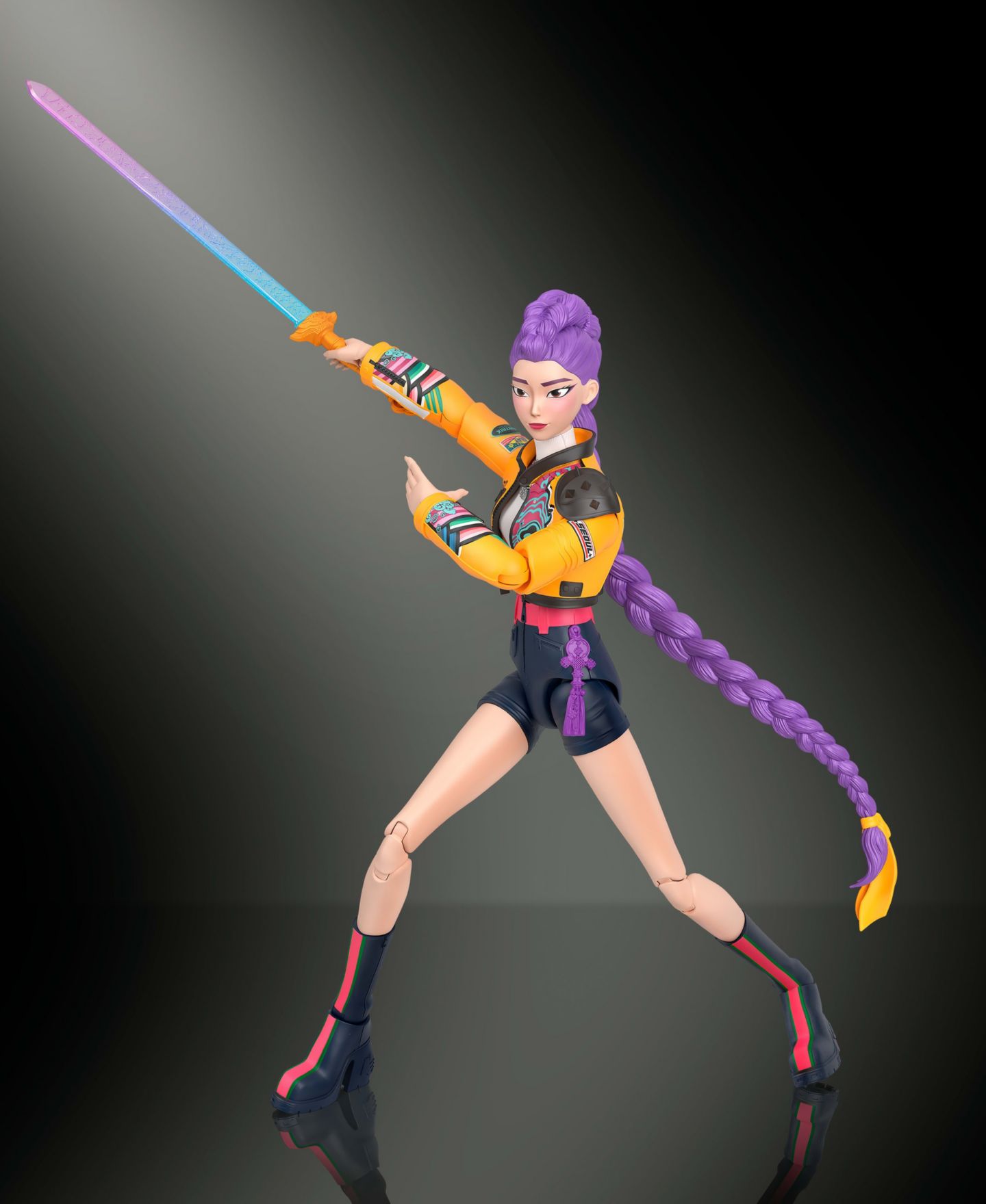 Детская фигурка KPop Demon Hunters Rumi 6-inch 21 Points of Articulation Interchangeable Hands and Faces Action Figure, Ages 4+ — фото 4
