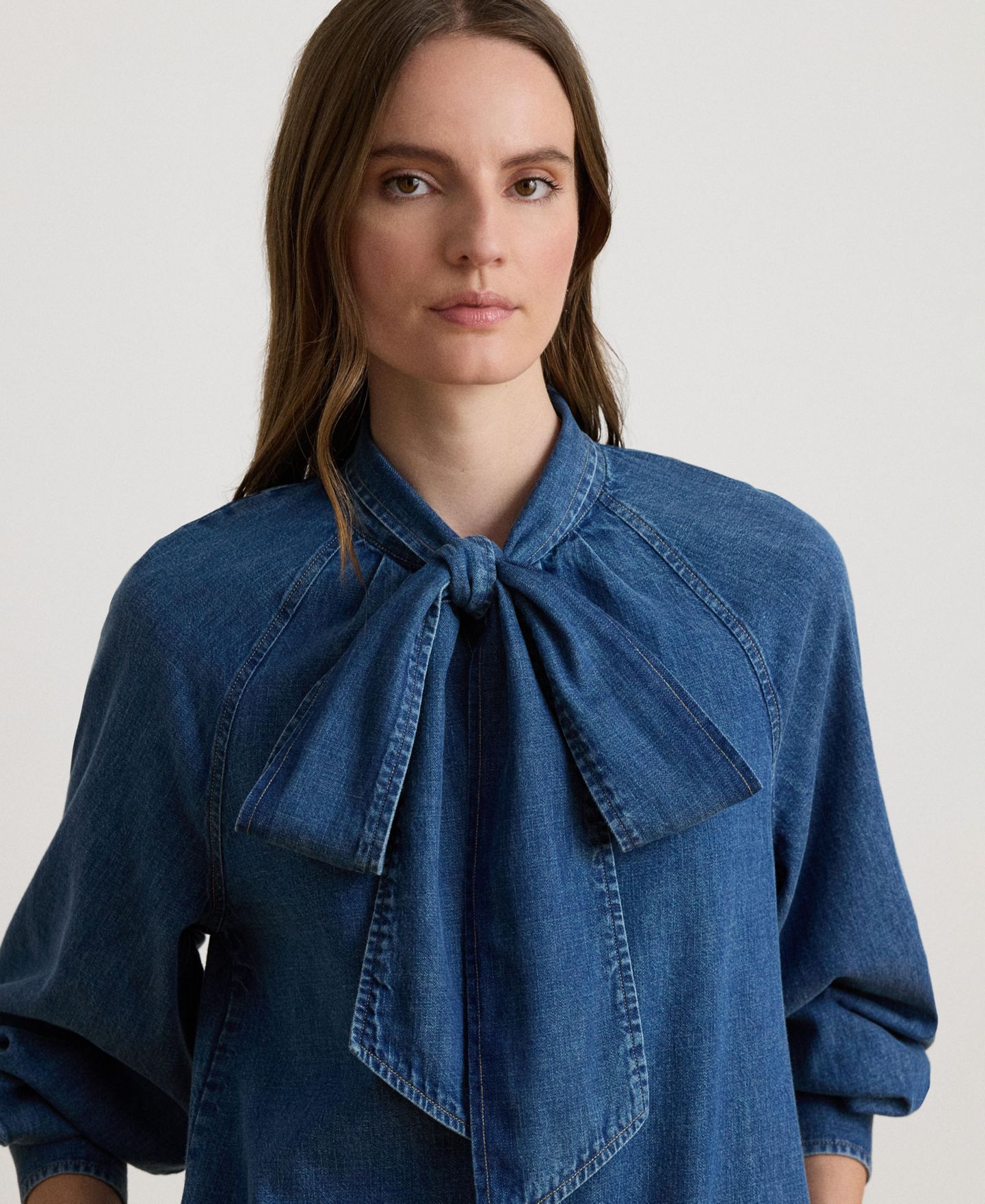 Женское платье Lauren Ralph Lauren Denim Tie-Neck Midi Shirtdress, цвет: Синий варёный — фото 3