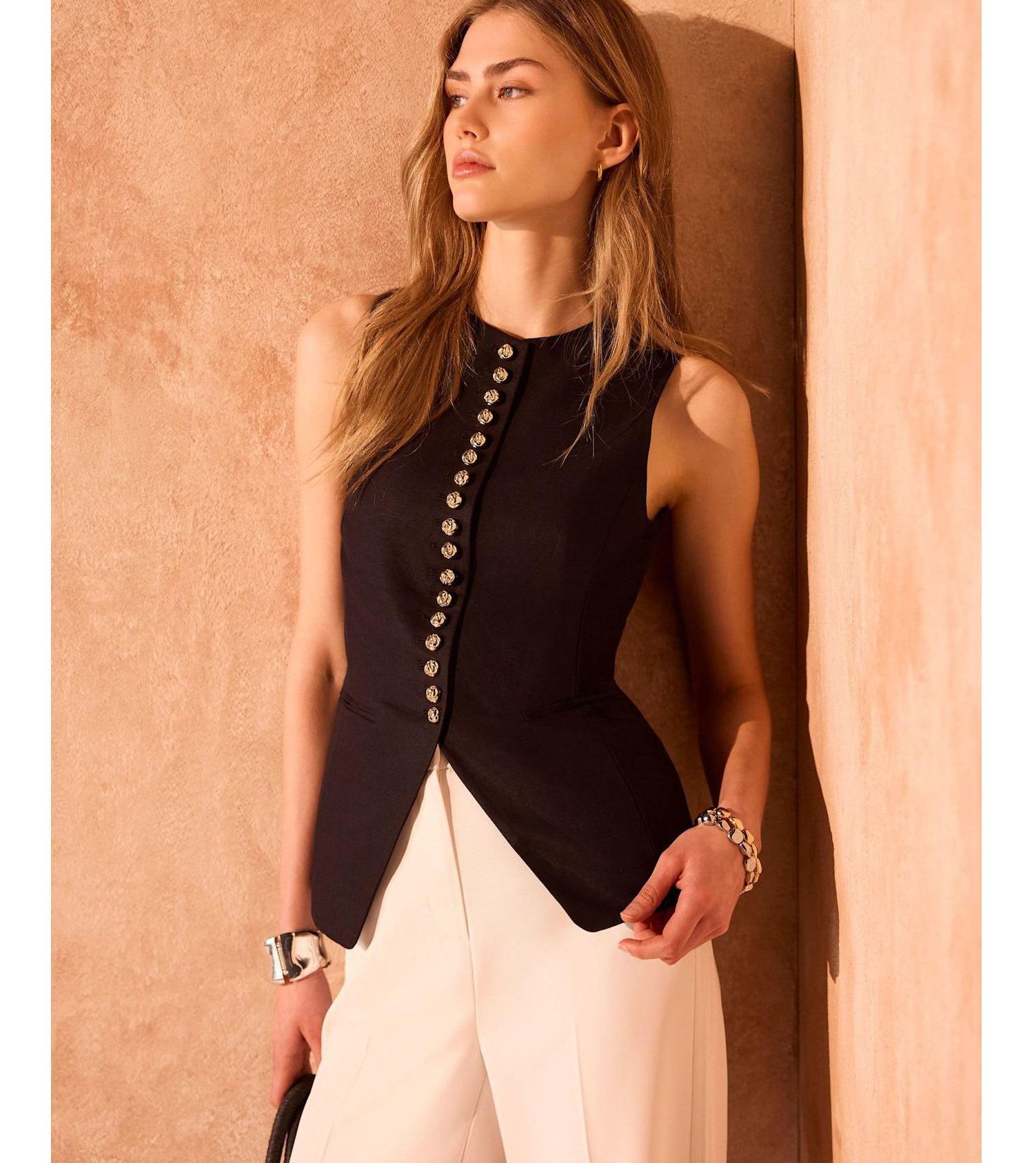 Women's Sleeveless Crewneck Linen-Blend Vest