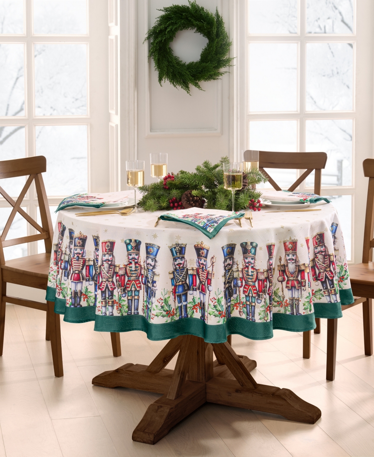 Elrene Royal Nutcracker Tablecloth, 60" X 84" In Ivory
