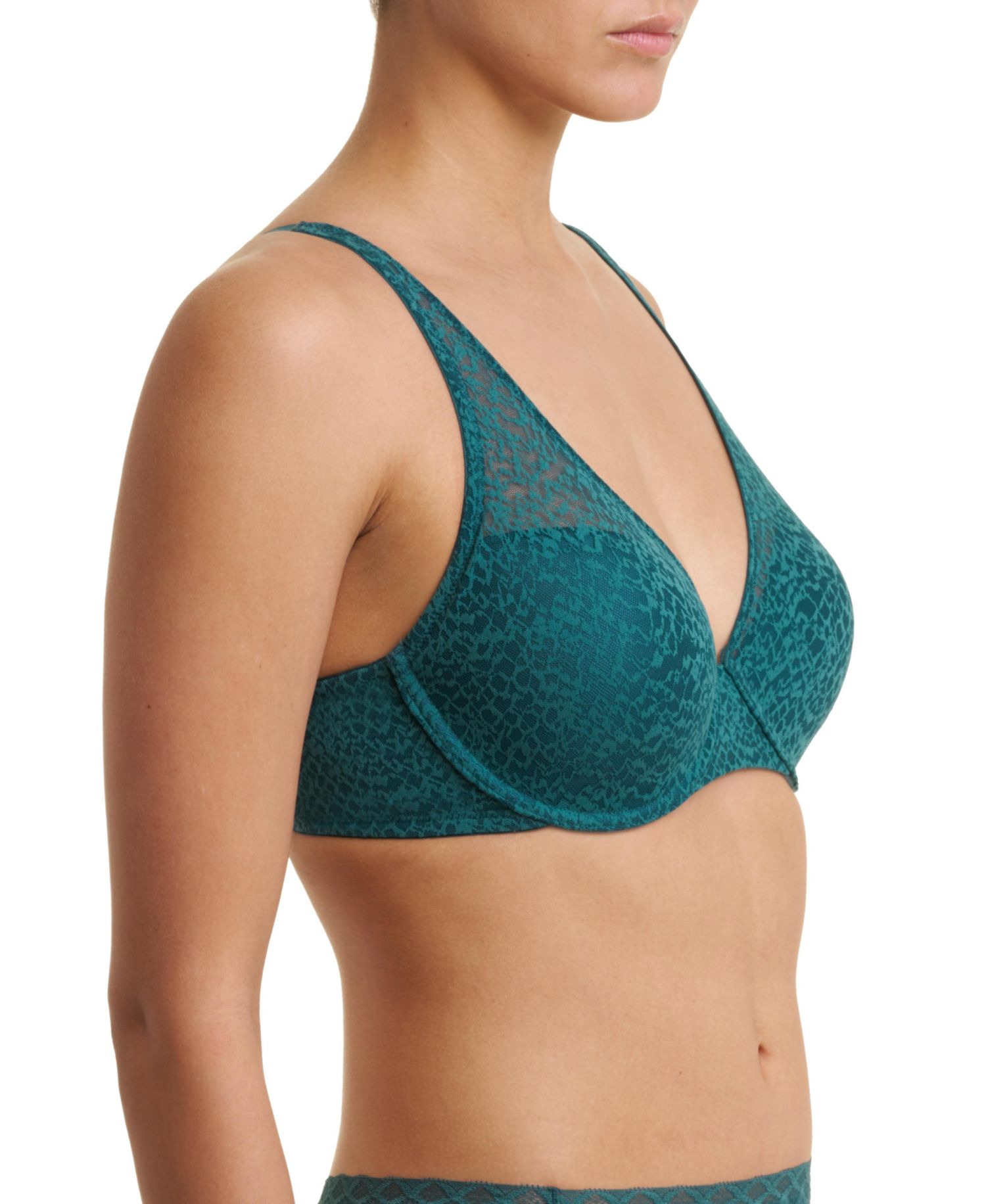 Pretty Smooth Lacey Fuller Coverage Molded Cups Adjustable Straps T-Shirt Bra