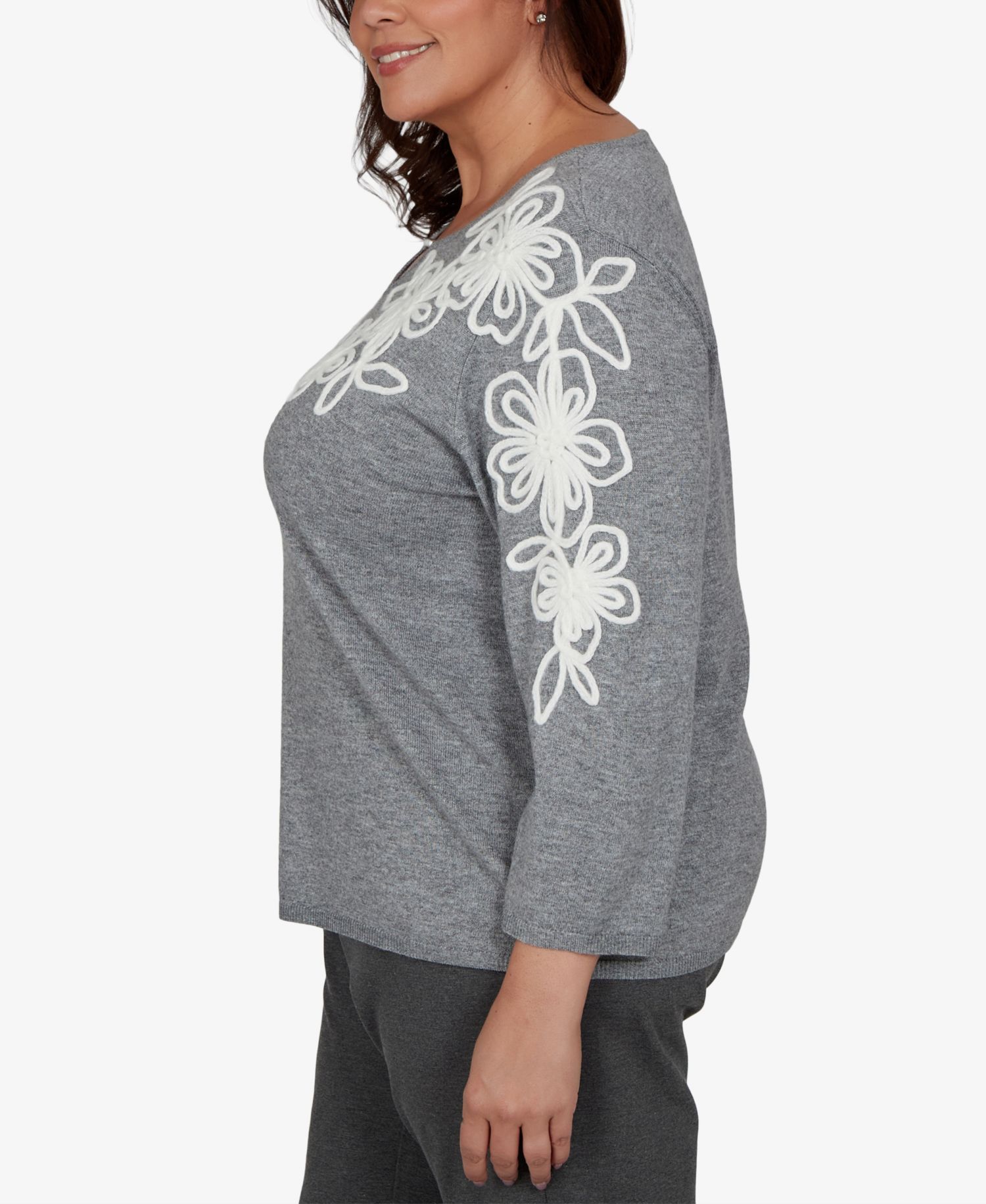 Plus Size 3/4-Sleeve Keyhole Neck Floral Embroidery Sweater