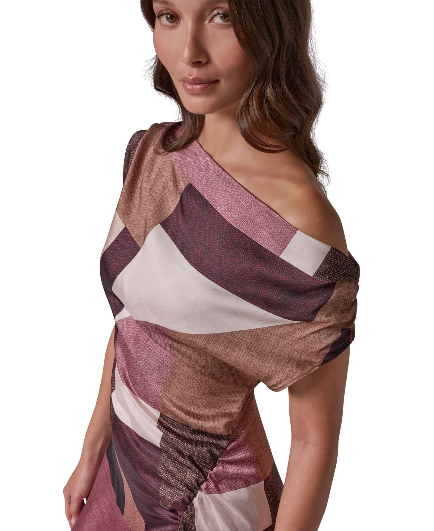 Женское платье Donna Karan New York Off-the-Shoulder Asymmetrical Midi, цвет: Чёрный / Верблюжий разноцветный — фото 3