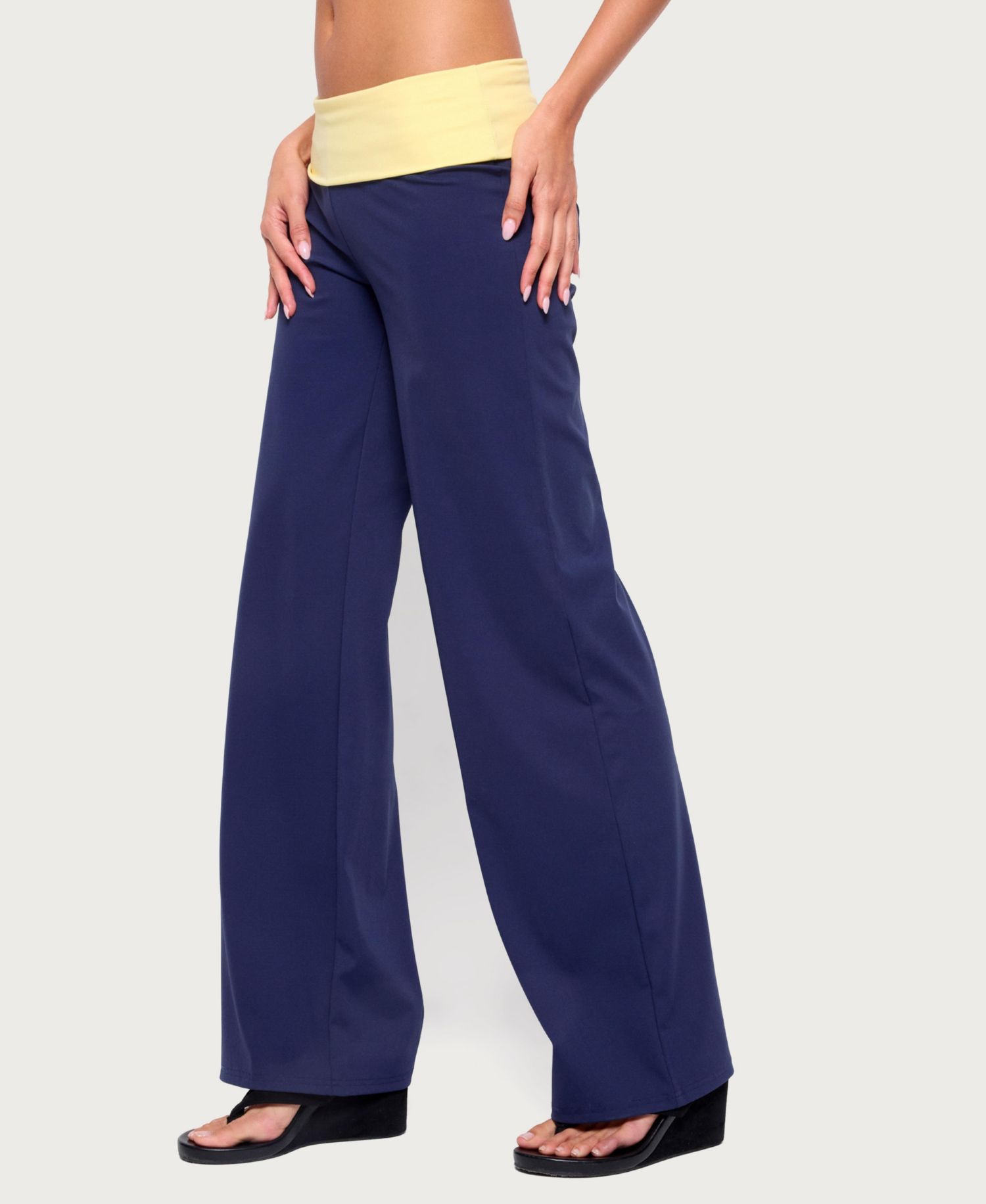 Women's Dayna Contrast Low-Rise Foldover Straight-Leg Pants
