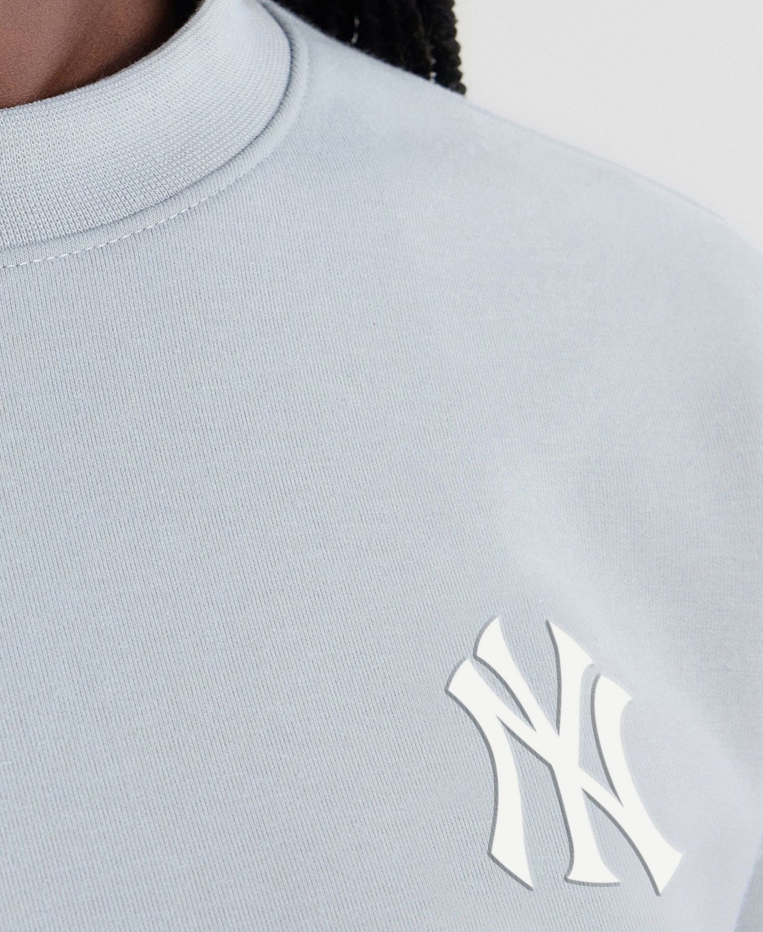 Women's Gray New York Yankees Oversized Clutch Tri-Blend Sweatshirt