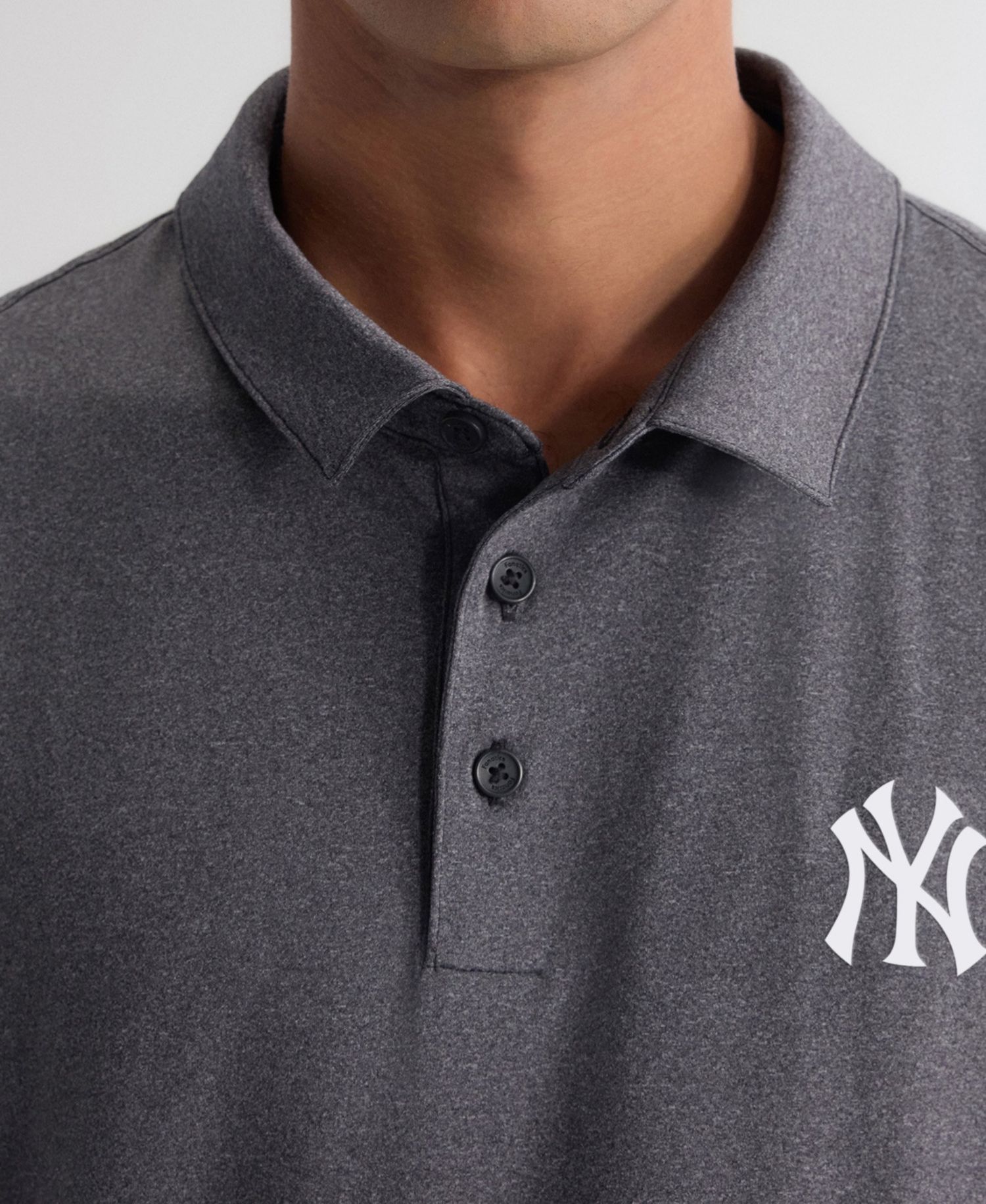 Men's Charcoal New York Yankees Clutch Polo Shirt