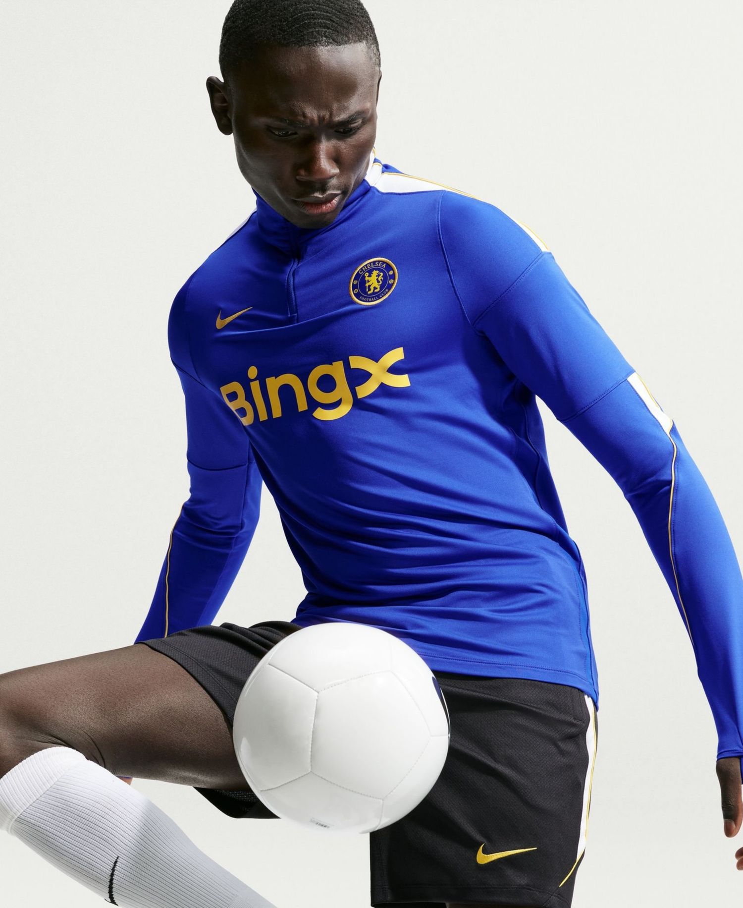 Men's Blue Chelsea 2026/27 Strike Dri-FIT Long Sleeve Quarter-Zip Drill Jersey
