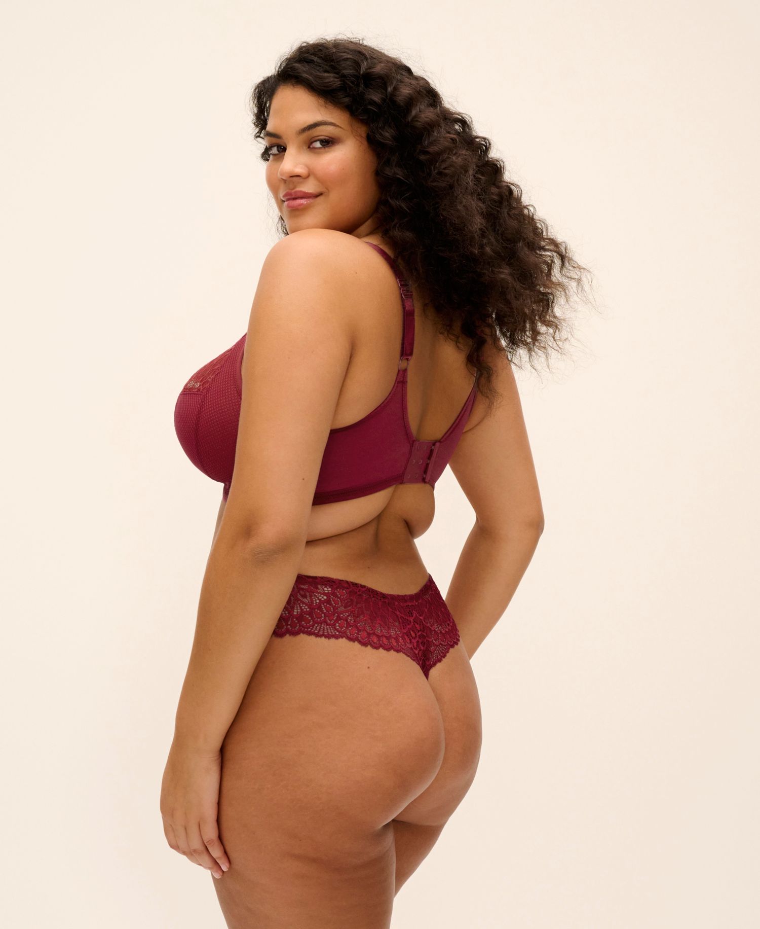 Tiernie Plus Size Plunge Bra EL303334