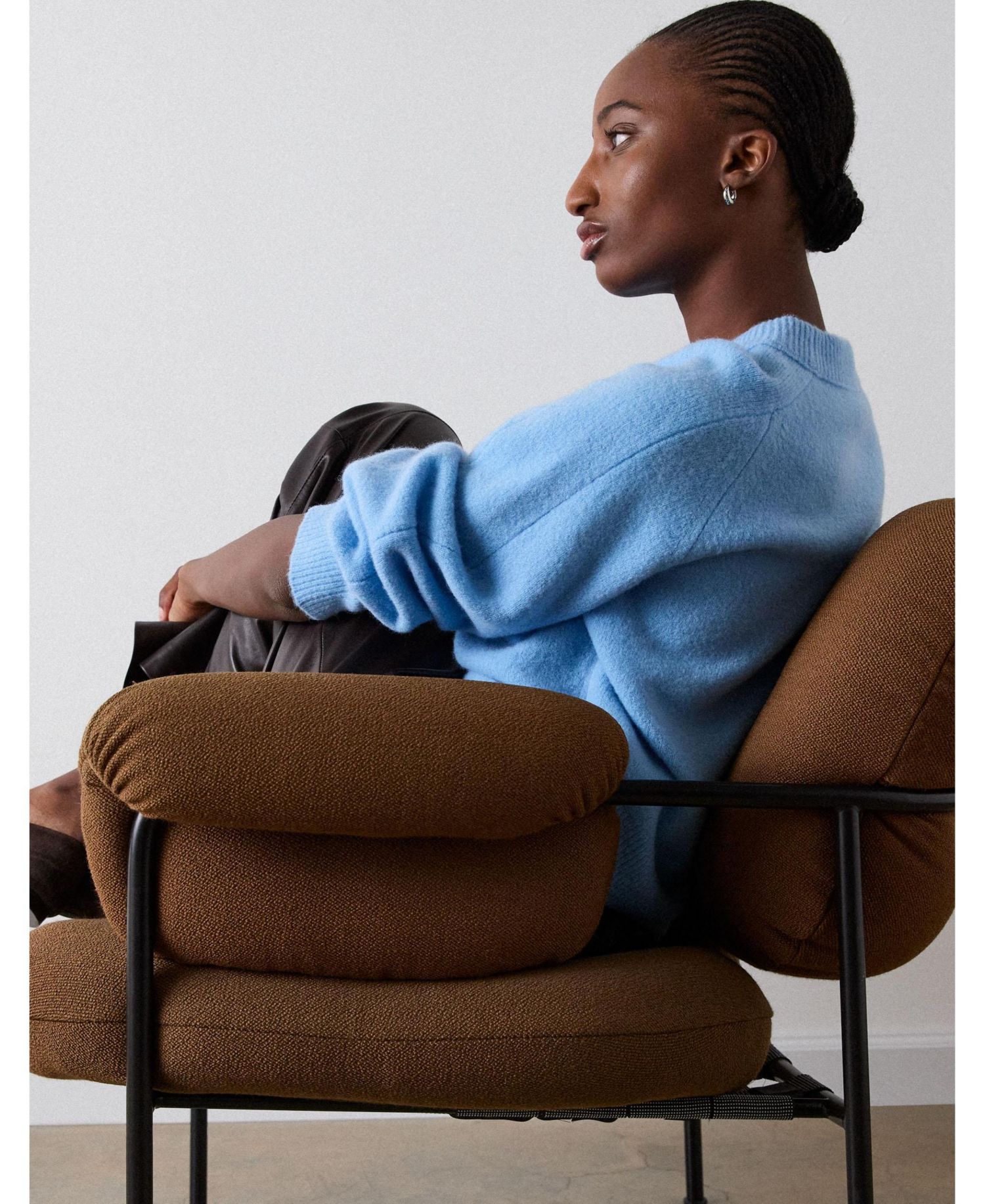 Women's Curved Hem Crewneck Sweater