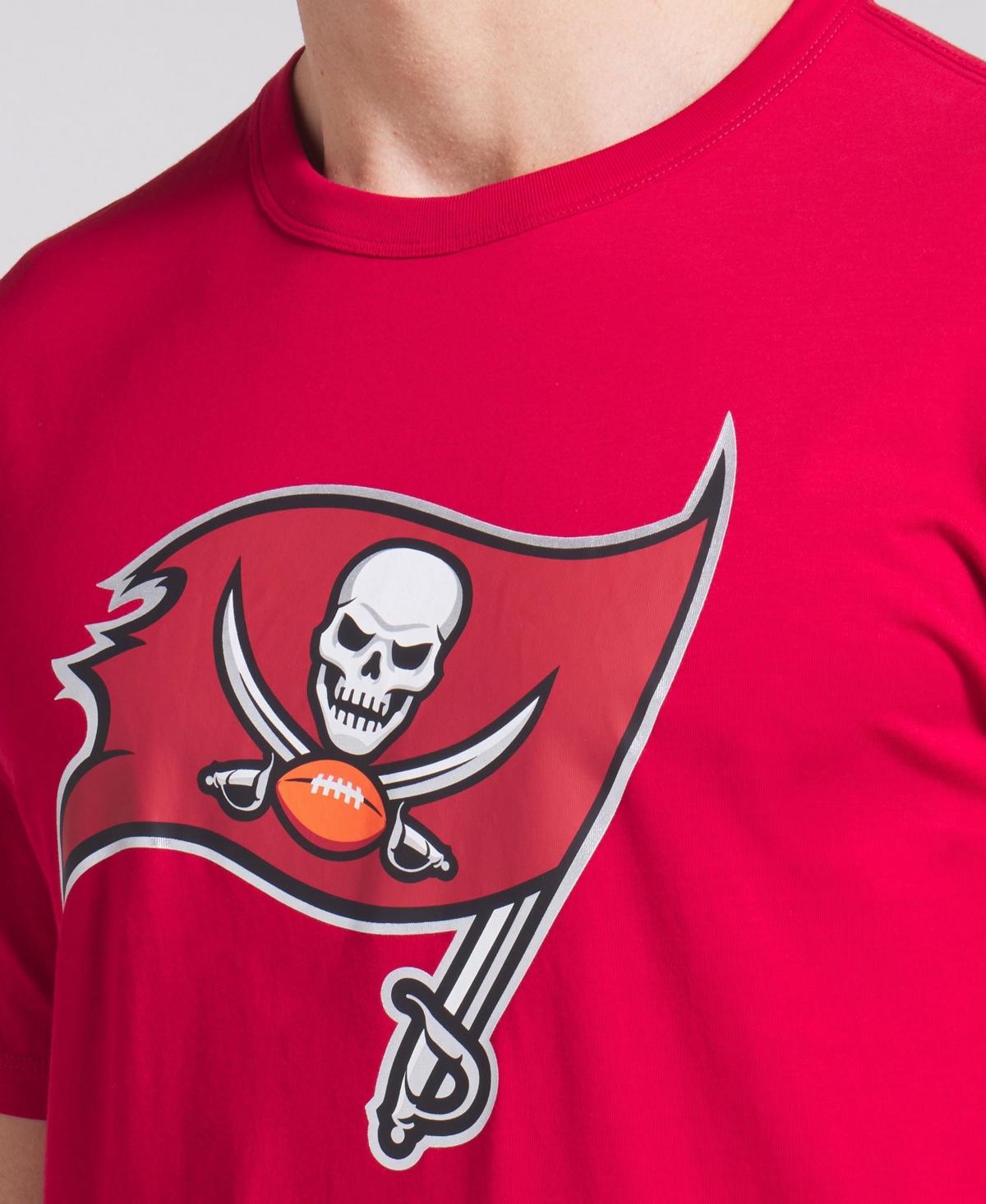 Fanatics Men's Tampa Bay Buccaneers Field Goal Legacy Classic Fit Crewneck T-Shirt