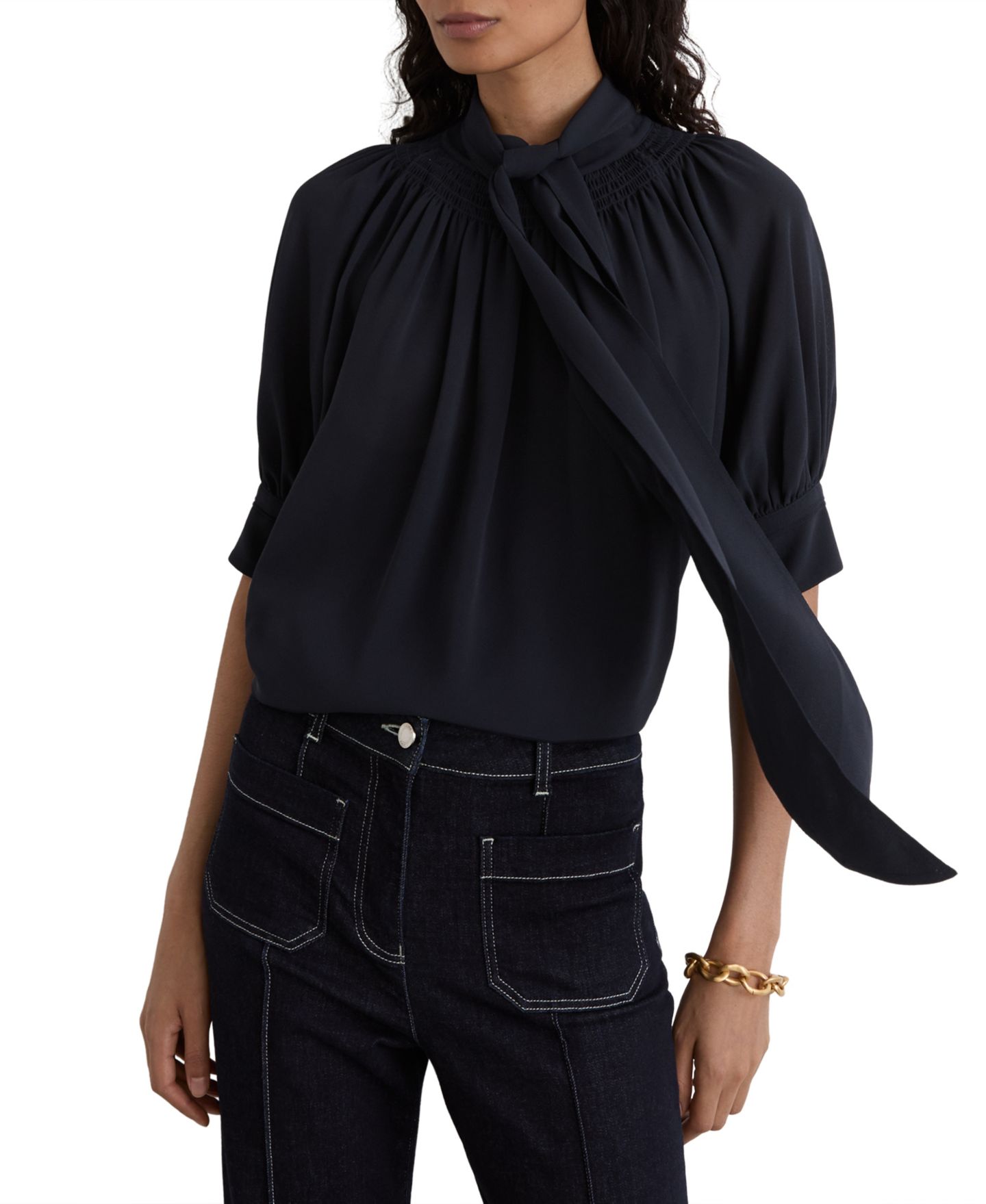 Женская блузка REISS Lerina Tie-Neck Short-Puff Sleeve Crepe Georgette, цвет: Тёмно-синий — фото 1