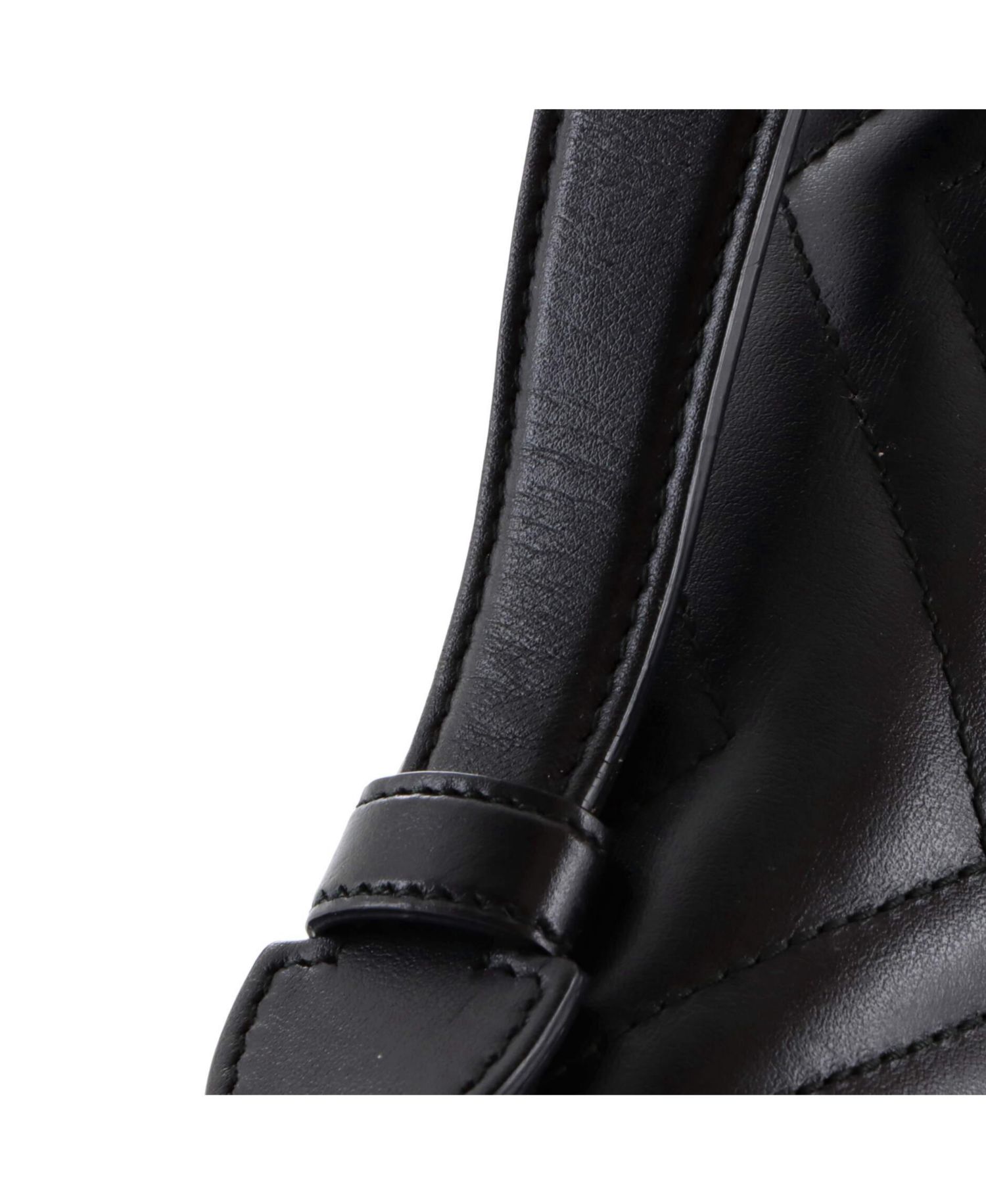 Medium GG Marmont Top Handle Flap Bag Matelasse Leather