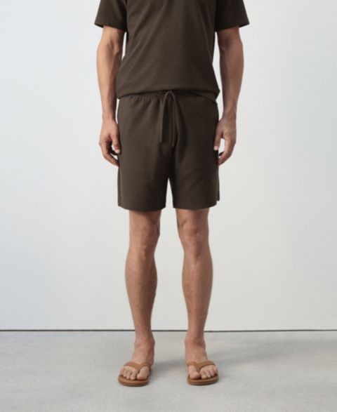 Мужские шорты Mango Textured Straight-Fit Cotton-Blend Bermuda 8.27" Inseam, цвет: Коричневый