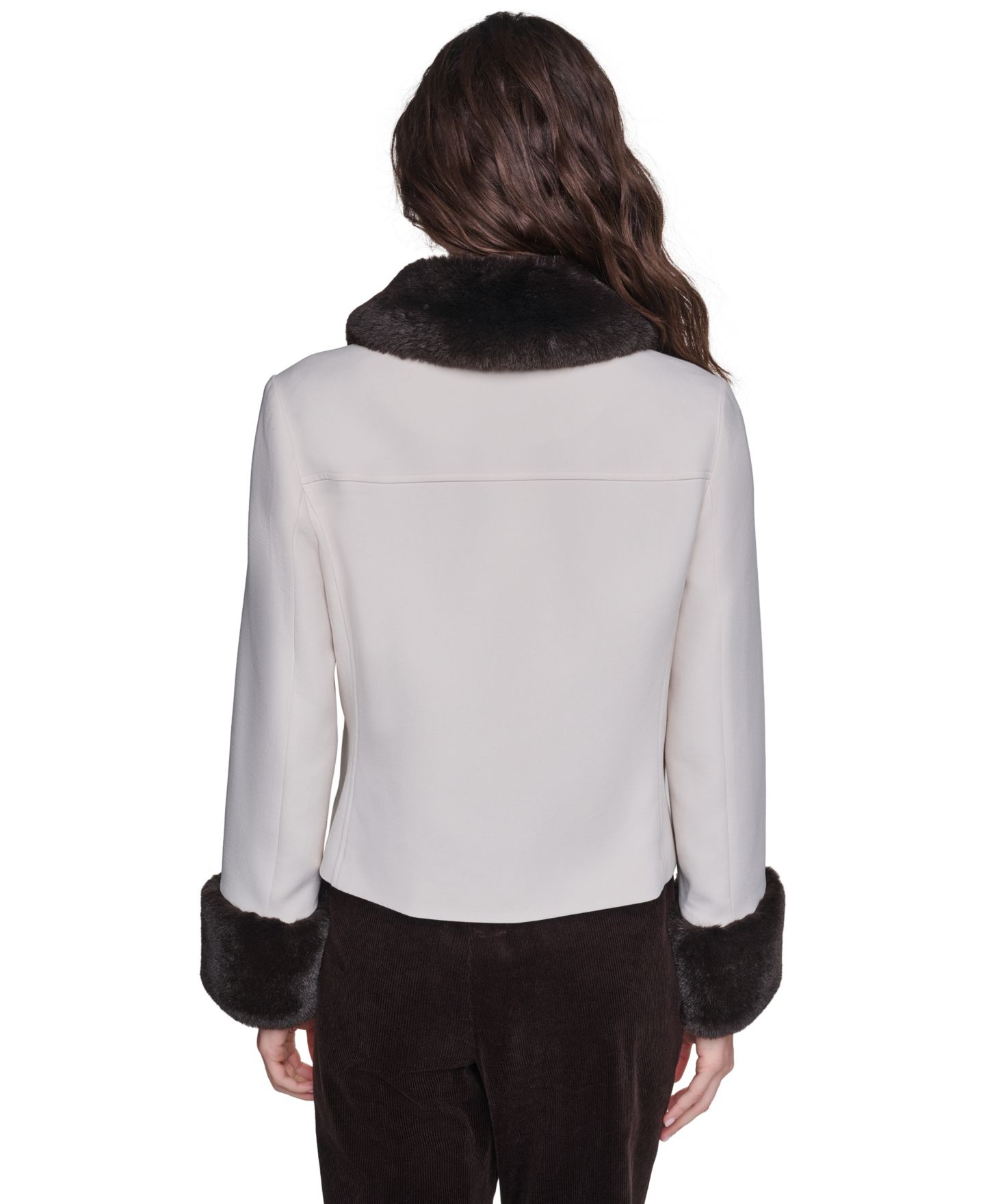 Женская куртка KARL LAGERFELD PARIS Faux-Fur Collar and Cuffs Short, цвет: Берёзовый / Шоколадный — фото 4