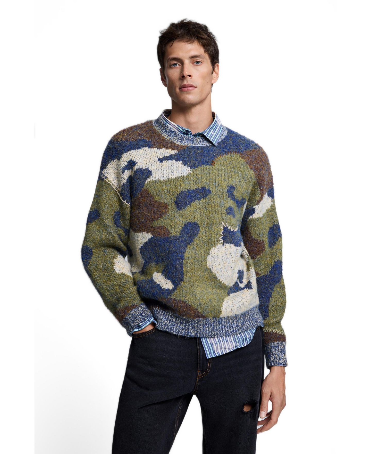 Мужской свитер Desigual Camouflage Jacquard Print Crewneck Long-Sleeve Sweater, цвет: Светлый зелёный — фото 1
