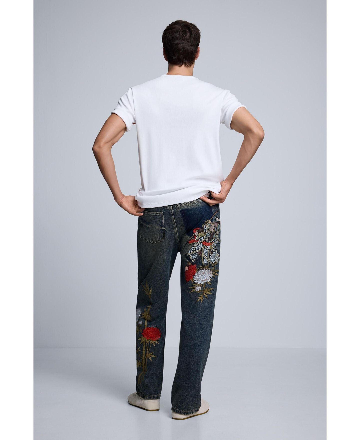 Мужская футболка Desigual Dragon-Print Crew Neck Short-Sleeve, цвет: Молочный белый — фото 5