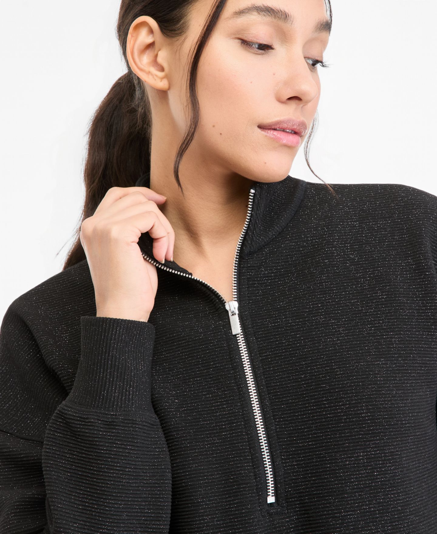 Женский свитер ID Ideology Shine Ottoman-Rib 1/2-Zip Mock-Neck Pullover, цвет: Глубокий чёрный — фото 3