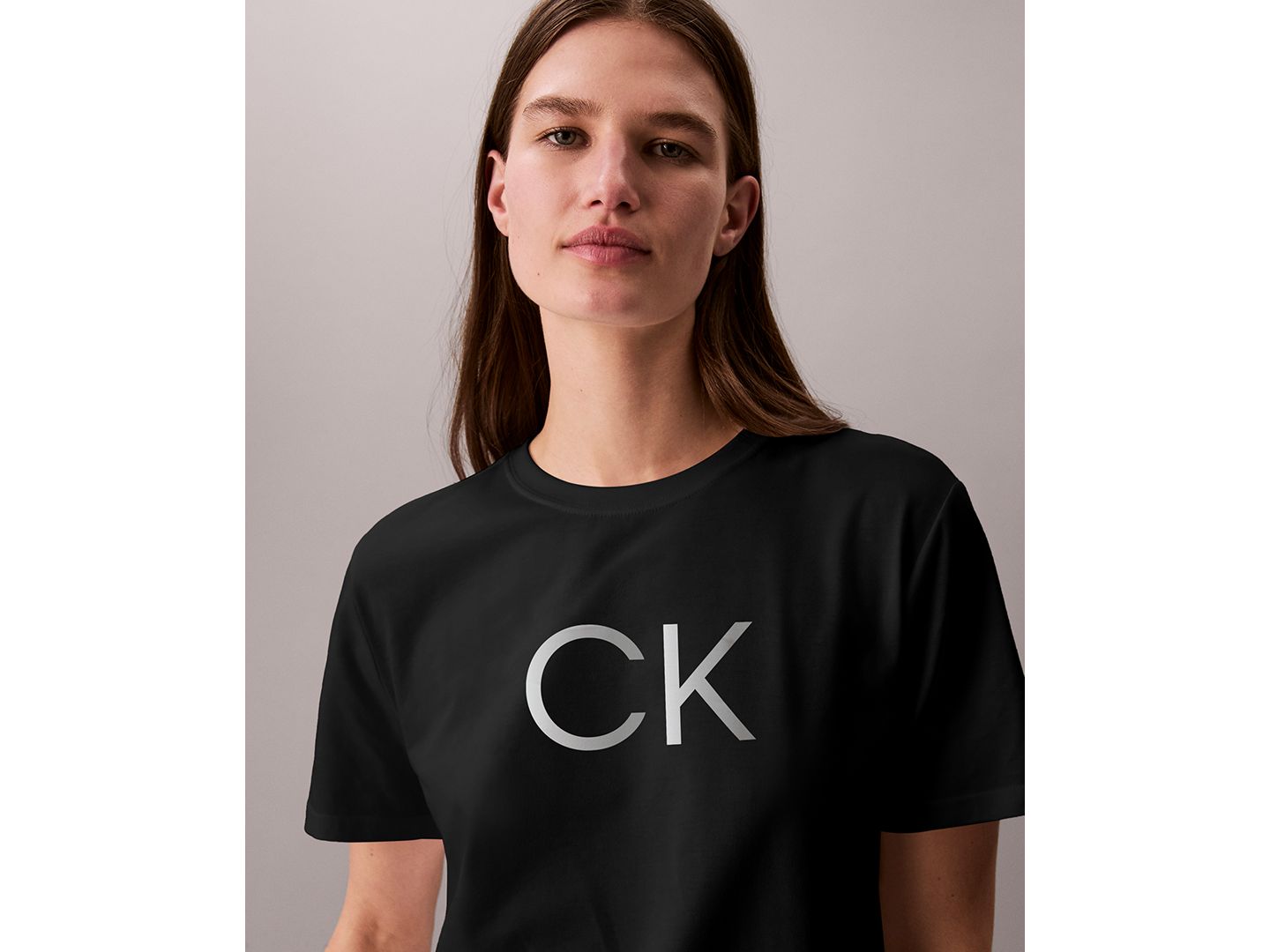 Женская футболка Calvin Klein Performance Classic Fit Crewneck Short-Sleeve T-Shirt, цвет: Чёрный — фото 2