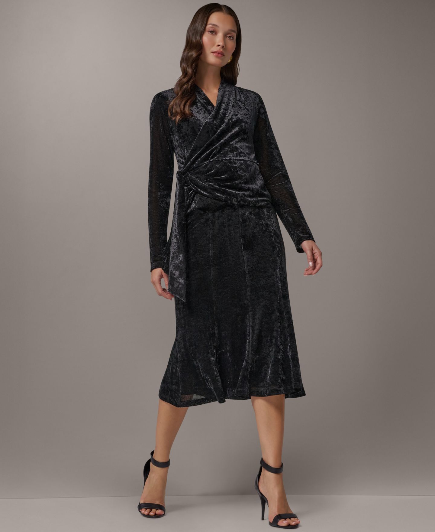 Женский бархатный топ Donna Karan New York с запахом и длинным рукавом, цвет: Чёрный — фото 15