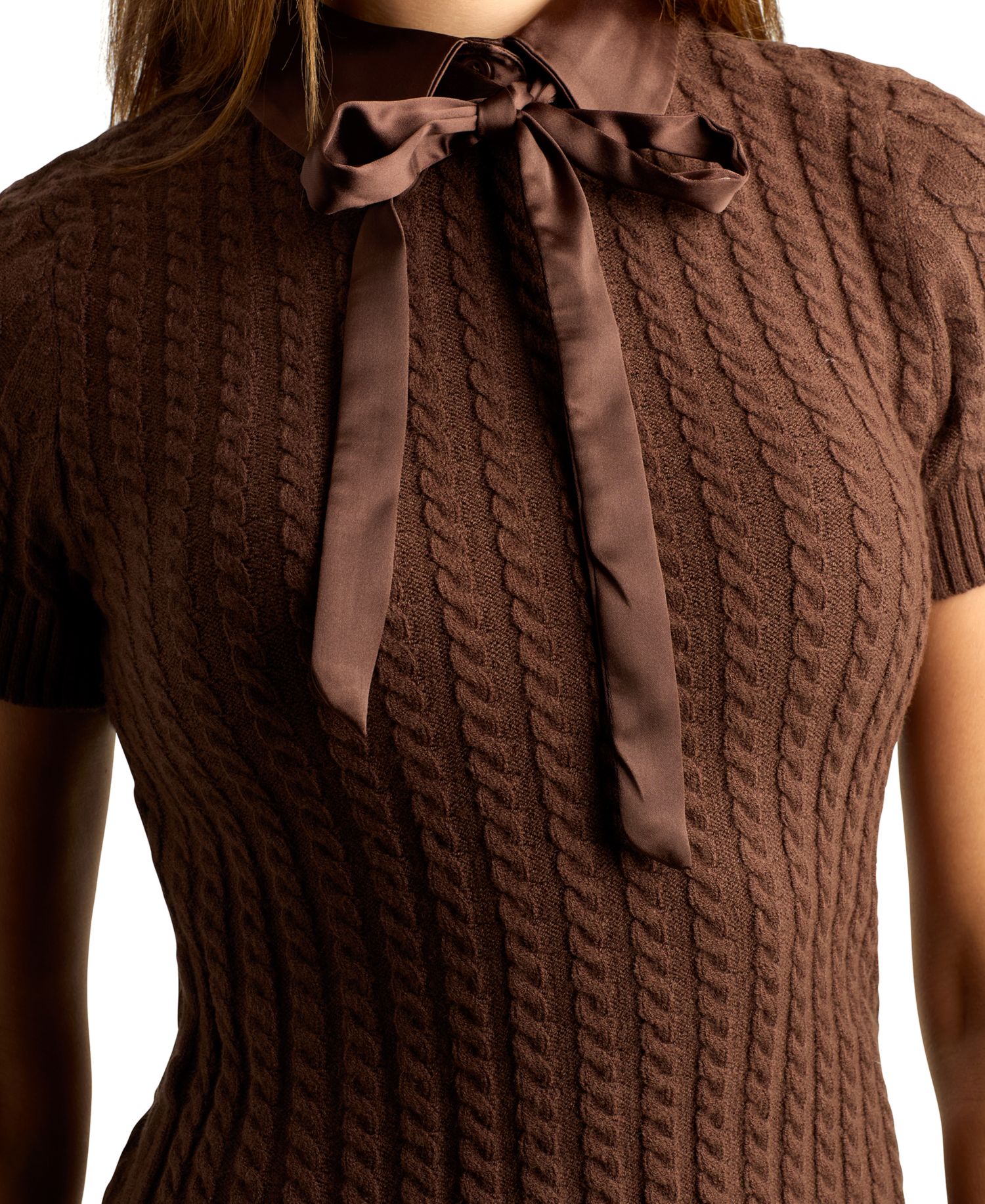 Juniors' Cable-Knit Contrast-Collar Back-Zipper Short-Sleeve Pullover Sweater