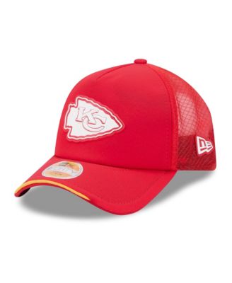 Big Boys and Girls Red Kansas City Chiefs 2026 Sideline Apex 9FORTY Adjustable Trucker Hat