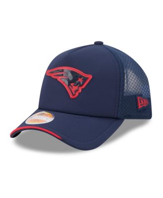 Big Boys and Girls Navy New England Patriots 2026 Sideline Apex 9FORTY Adjustable Trucker Hat