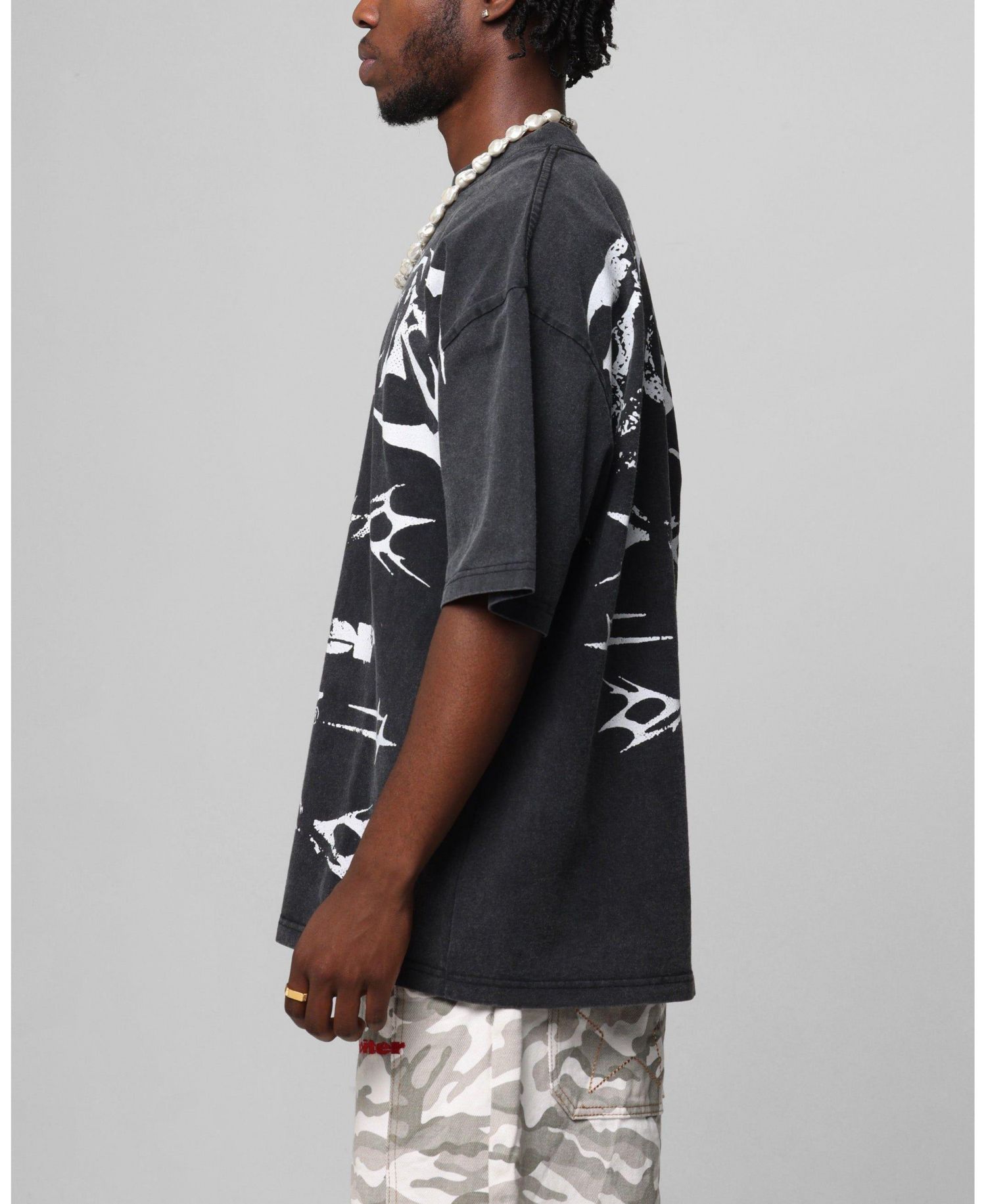 Men's Metal Stacked Vintage Graphic Oversized Dropped-Shoulder T-Shirt