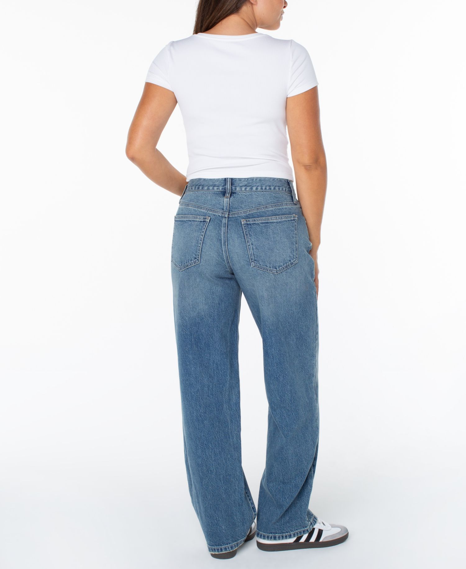 Juniors' V-Pitch Straight-Leg Jeans