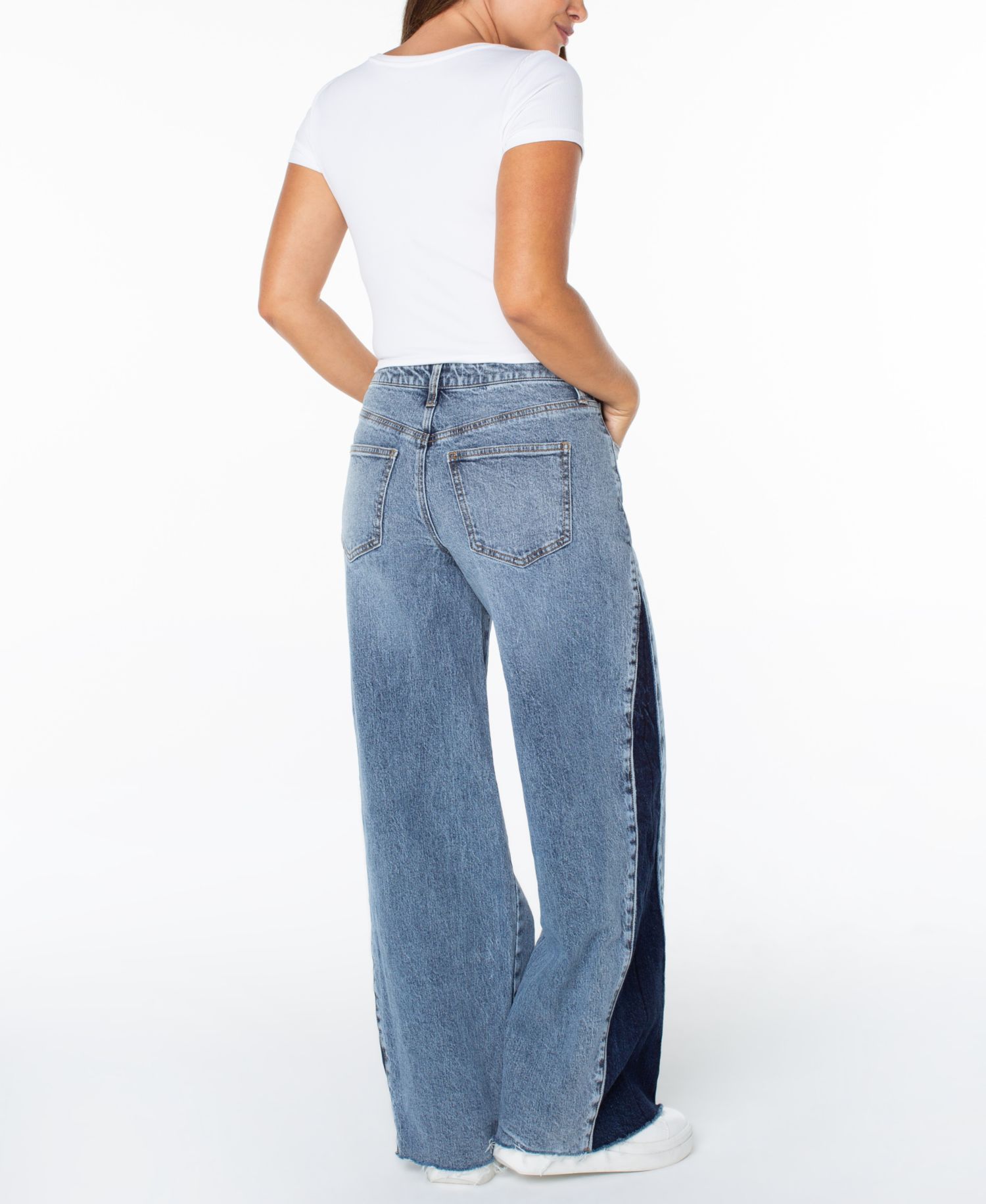 Juniors' Mid Rise Contrast Panel Wide-Leg Jeans