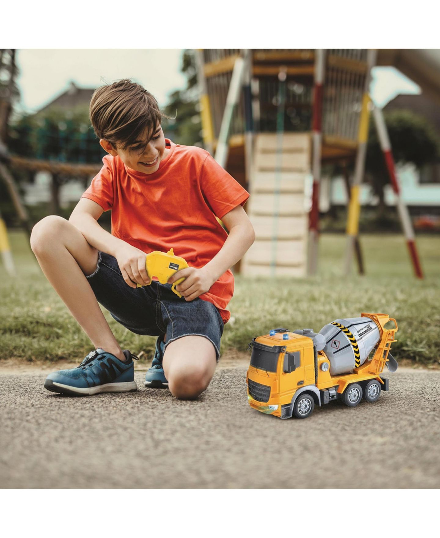Детская игрушка Lexibook Crosslander Pro Remote-Controlled 360-Degree Rotating RC Concrete Mixer with Light Effects — фото 9