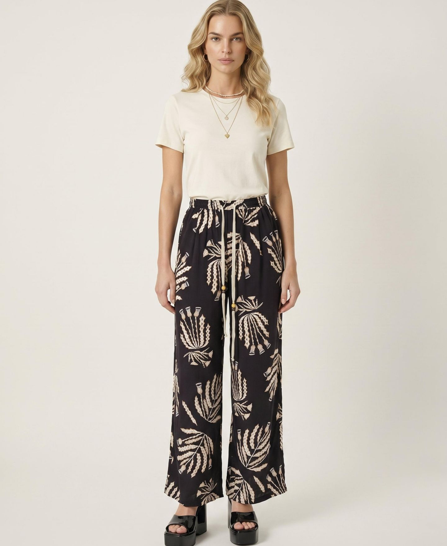 Женские брюки Modenaire Botanical Print Drawstring Wide Leg, цвет: Чёрный — фото 4