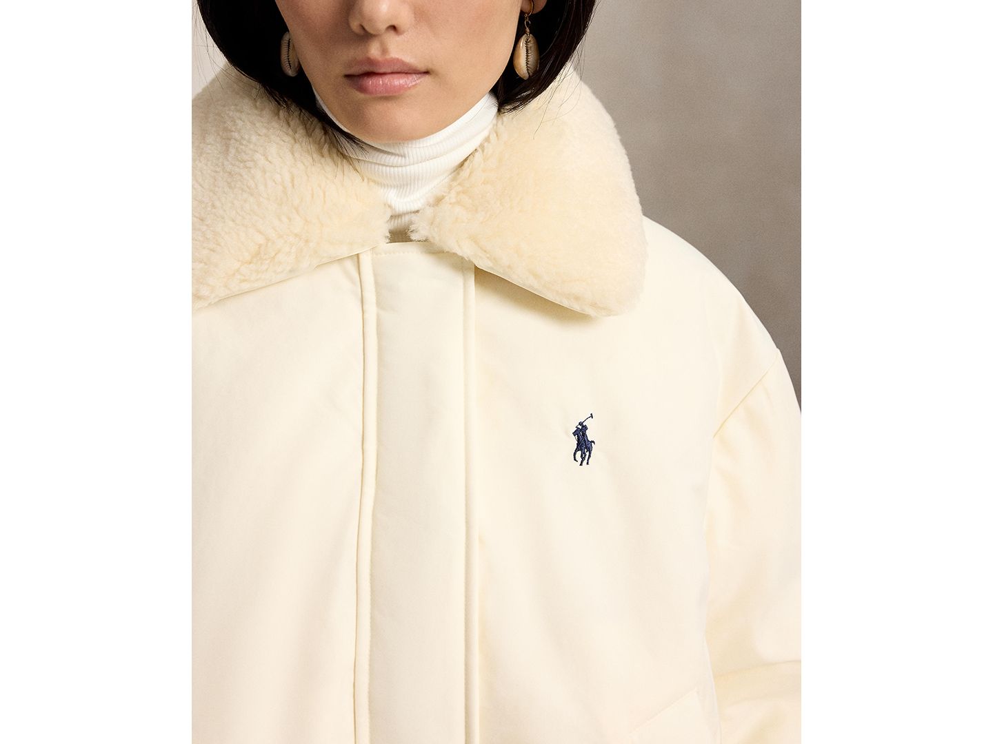 Женская куртка Polo Ralph Lauren Water-Resistant 750-Fill-Power Down High-Pile-Collar, цвет: Кремовый — фото 4