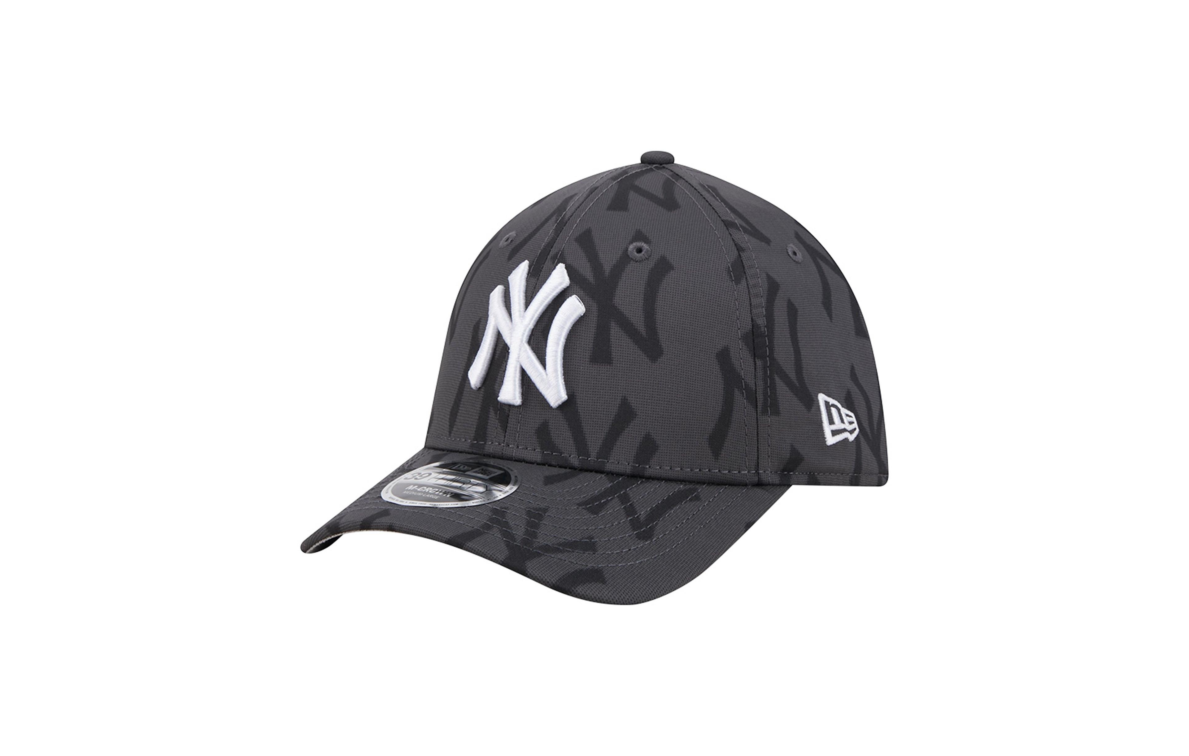 New Era Men's York Yankees Halftone 39THIRTY Stretch-Fit Baseball Cap