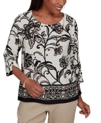 Women's Travel Advisory Scroll Border Top With Necklace