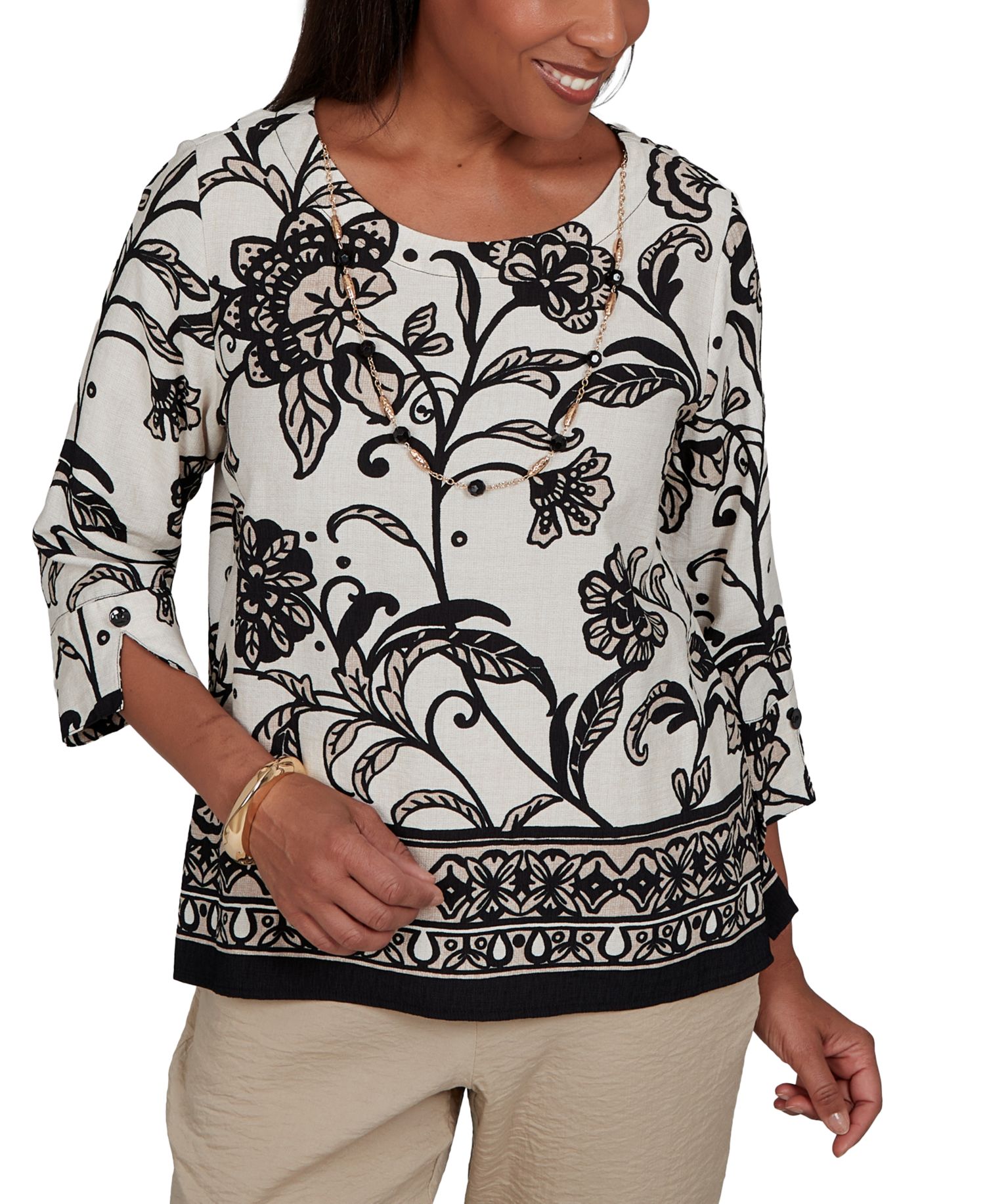 Women's Travel Advisory Scroll Border Top With Necklace