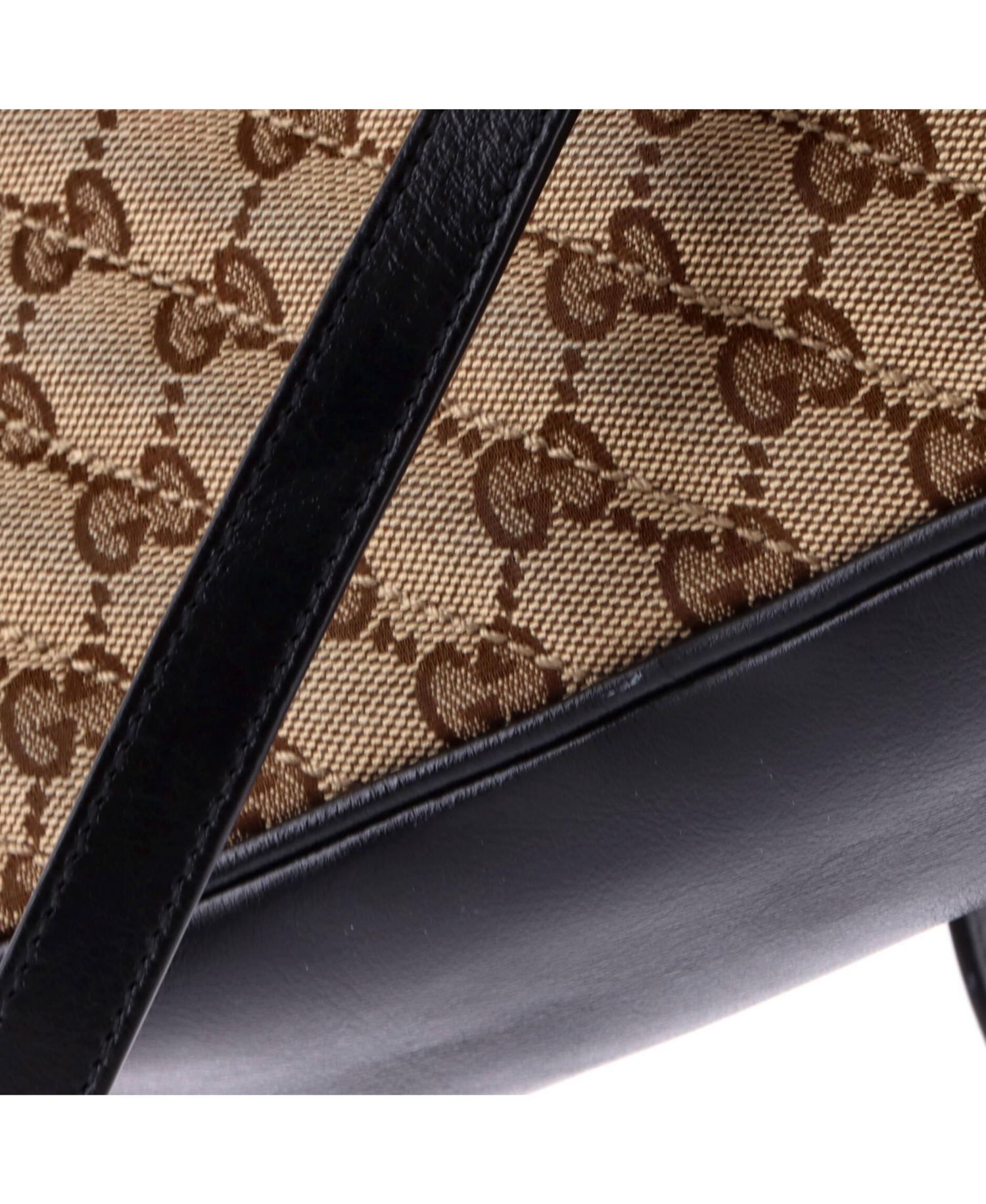 GG Marmont Quilted Shoulder Bag