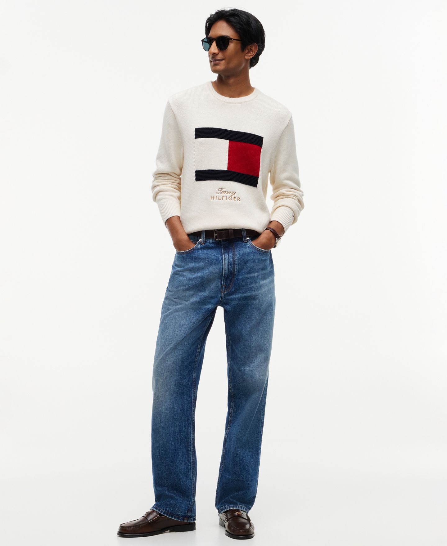 Мужской свитер Tommy Hilfiger обычного кроя с круглым вырезом и флагом, цвет: Слоновая кость — фото 2