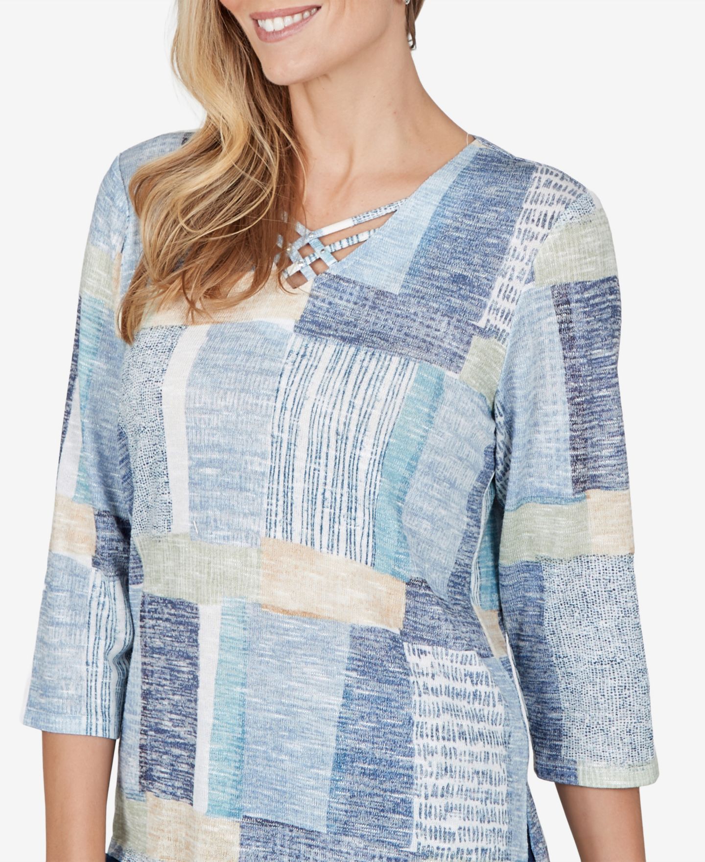 Женская блузка Alfred Dunner Petite 3/4-Sleeve V-Neck Side-Slit, цвет: Синий разноцветный — фото 4