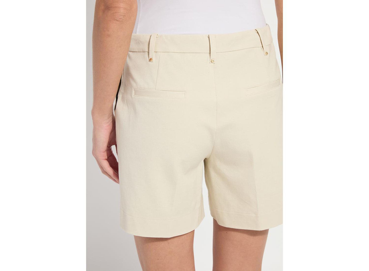 Women's Amanda Pull-On Mid-Rise Stretch-Twill Shorts, 6" Inseam