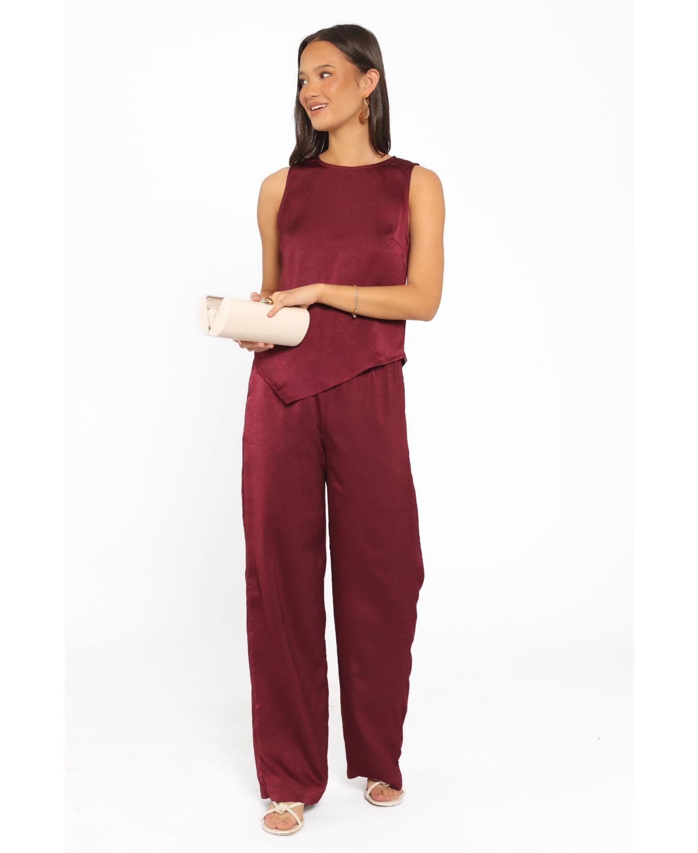 Женский комплект Petal and Pup Lira Sleeveless High-Neckline Wide-Leg Top and Pants, 2-Piece Set, цвет: Тёмный вишнёвый — фото 5