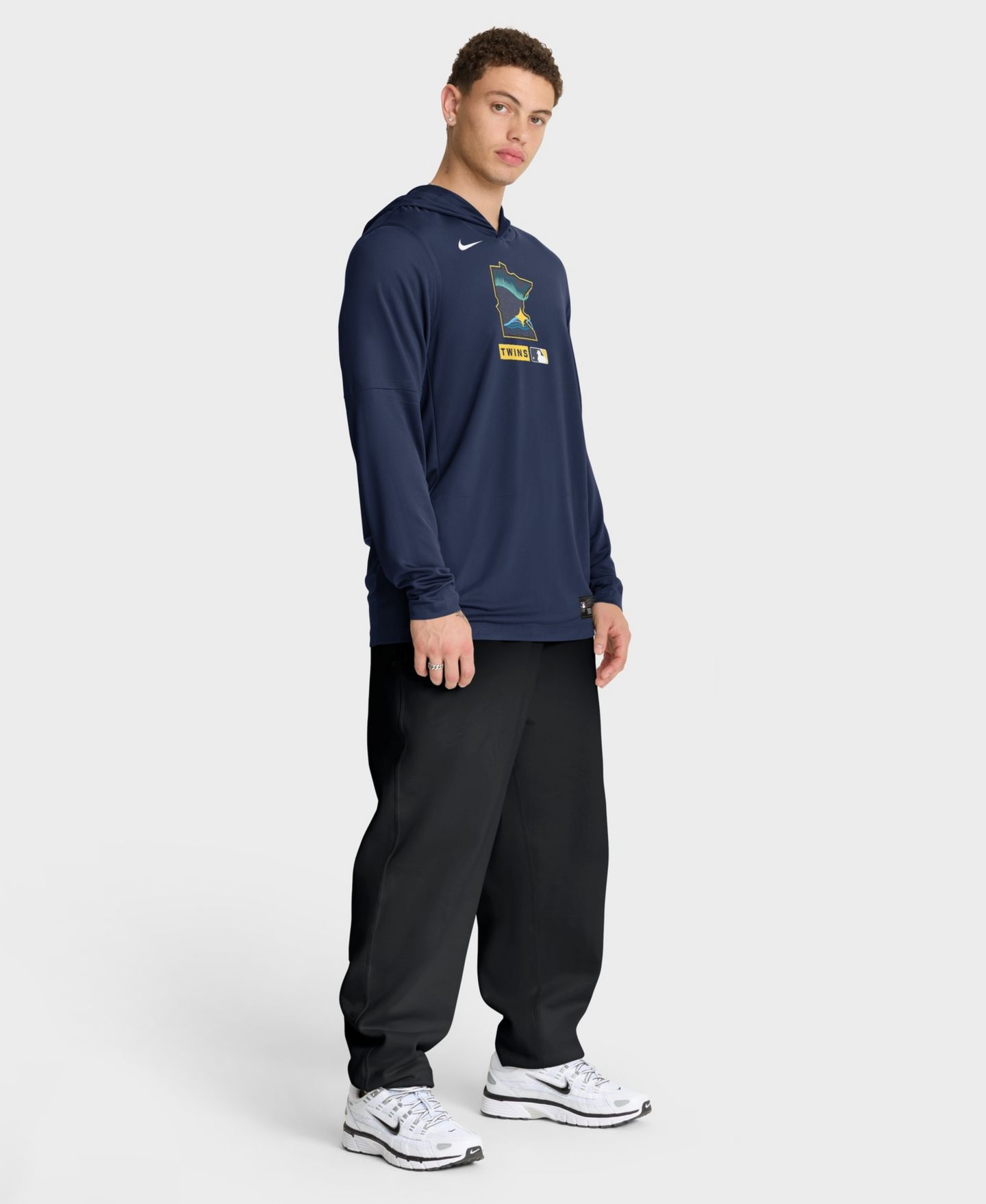 Мужская футболка Nike Navy Minnesota Twins City Connect Dri-FIT Long Sleeve Hooded — фото 4