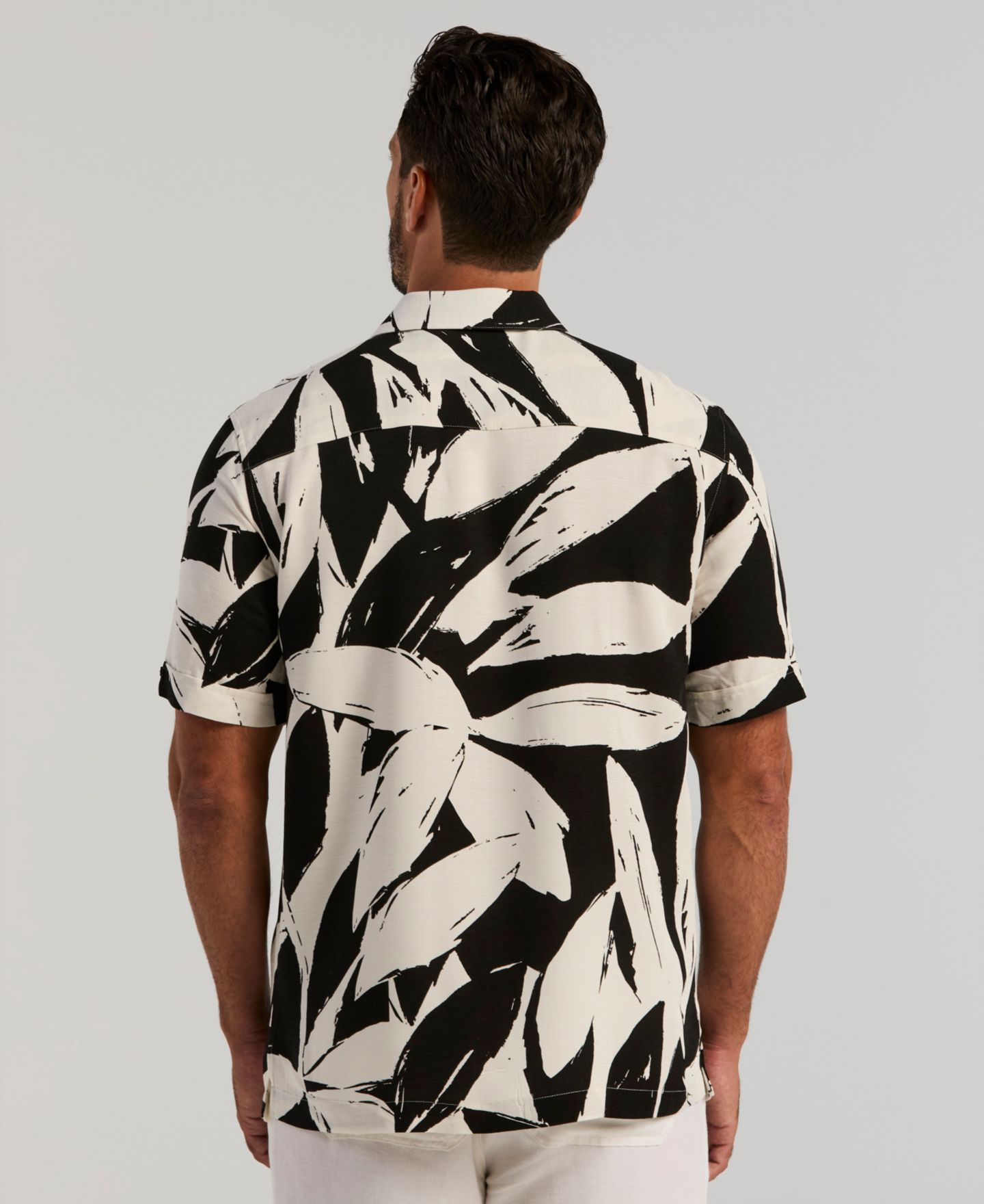 Мужская рубашка Cubavera Classic-Fit Tropical-Print Point-Collar Short-Sleeve, цвет: Egret — фото 4