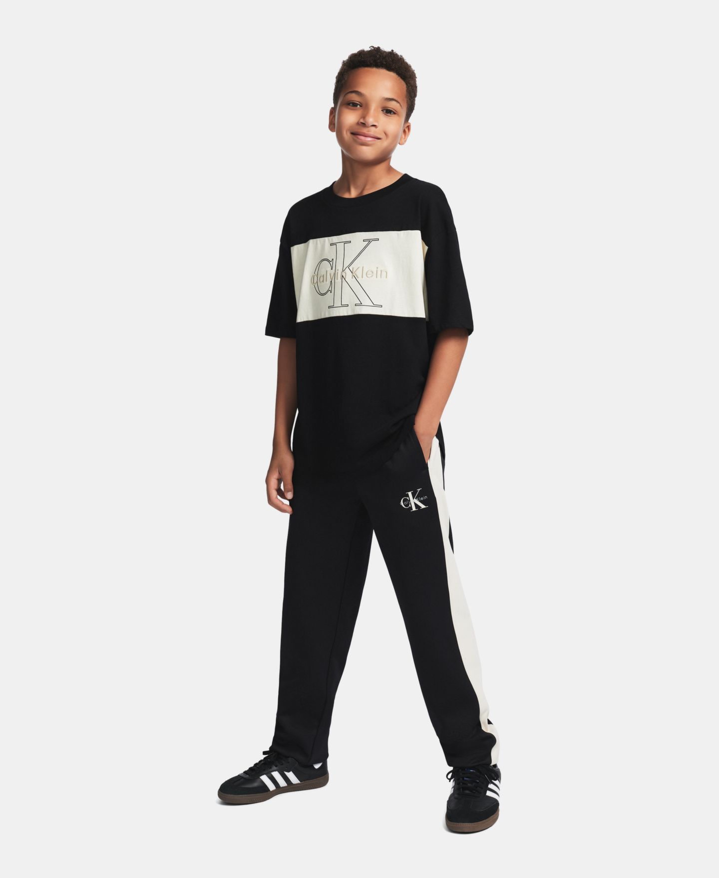 Футболка Calvin Klein Embroidered Short-Sleeve для мальчиков, цвет: Чёрный — фото 2