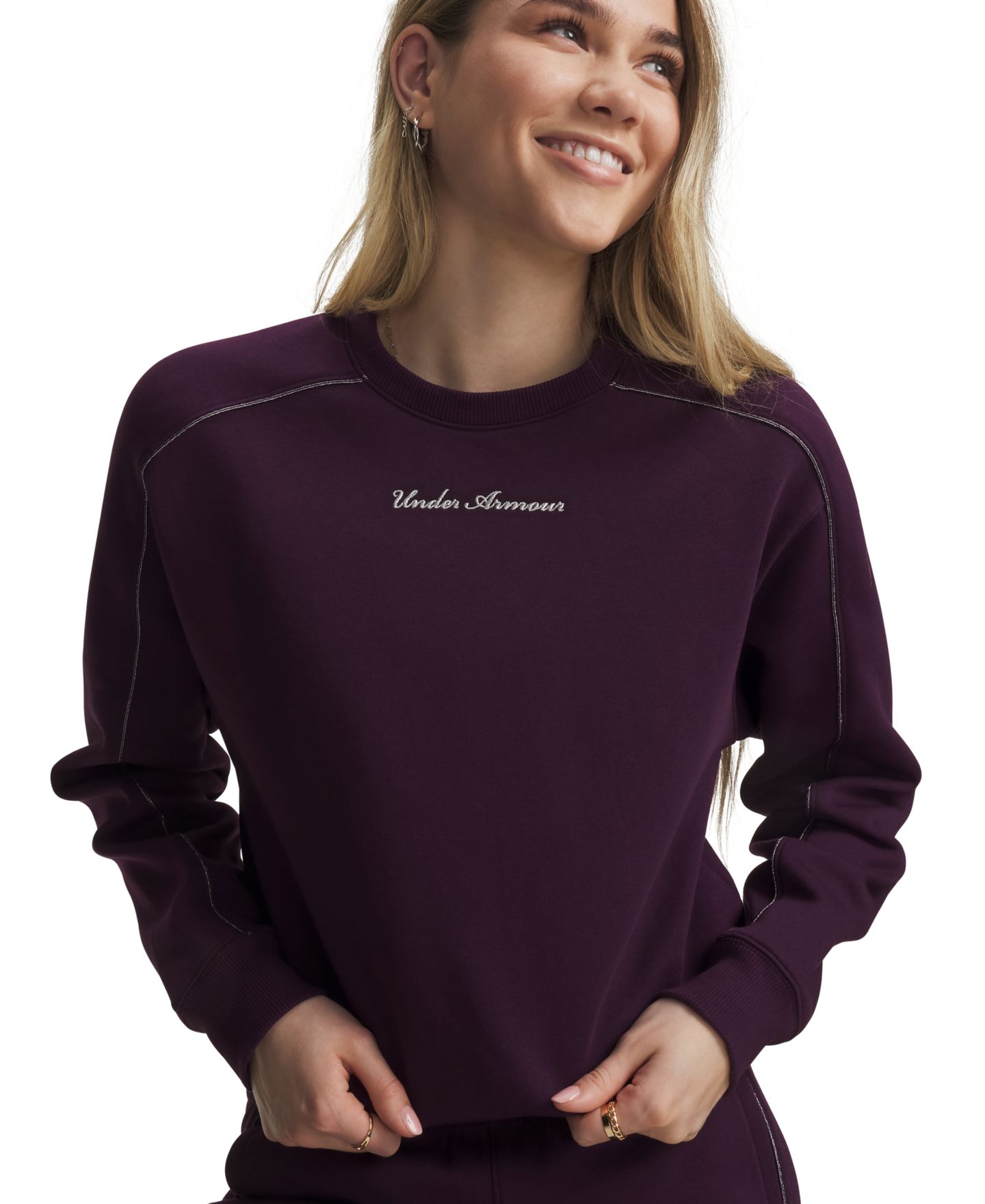 Женская толстовка Under Armour Rival Shimmer Cropped Long-Sleeve Crewneck, цвет: Фиолетовый / Серебристый — фото 2