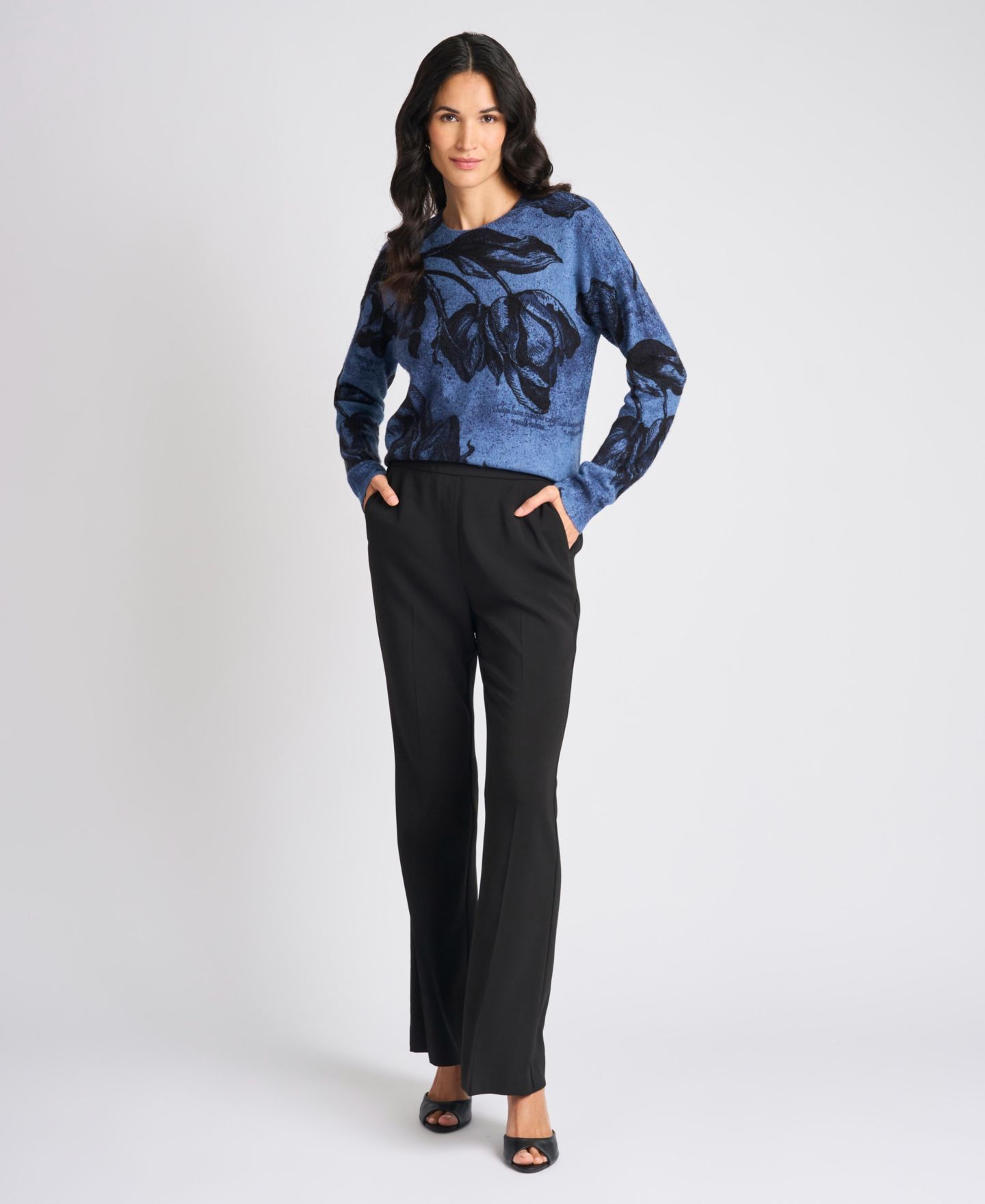 Женский свитер Vince Camuto Floral-Print Long-Sleeve Crewneck, цвет: Тёмный джинсовый — фото 2